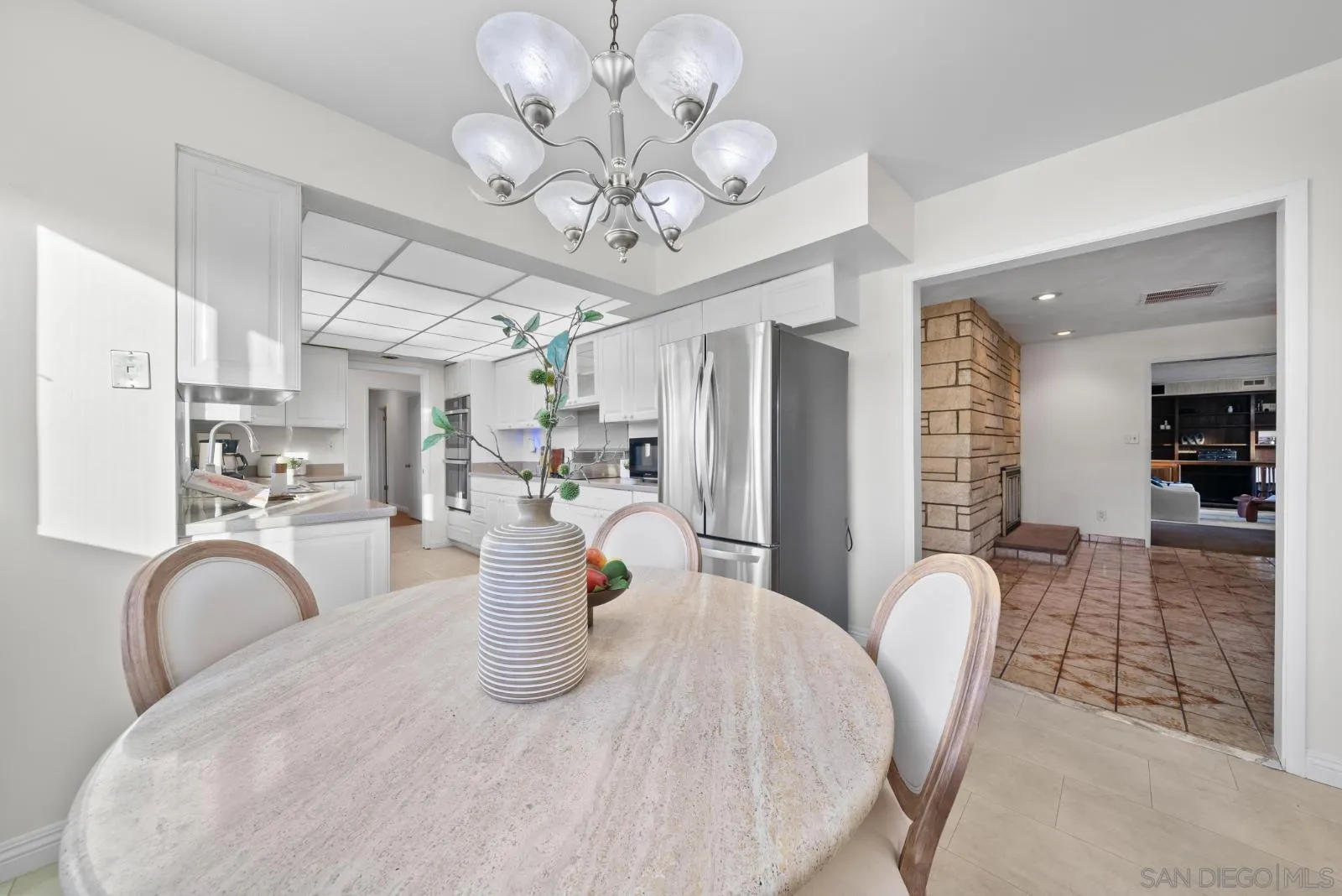 https://cdn.realtyfeed.com/cdn/127/260009996/1b917d629f6ce7b21ba4cb088972460e.webp