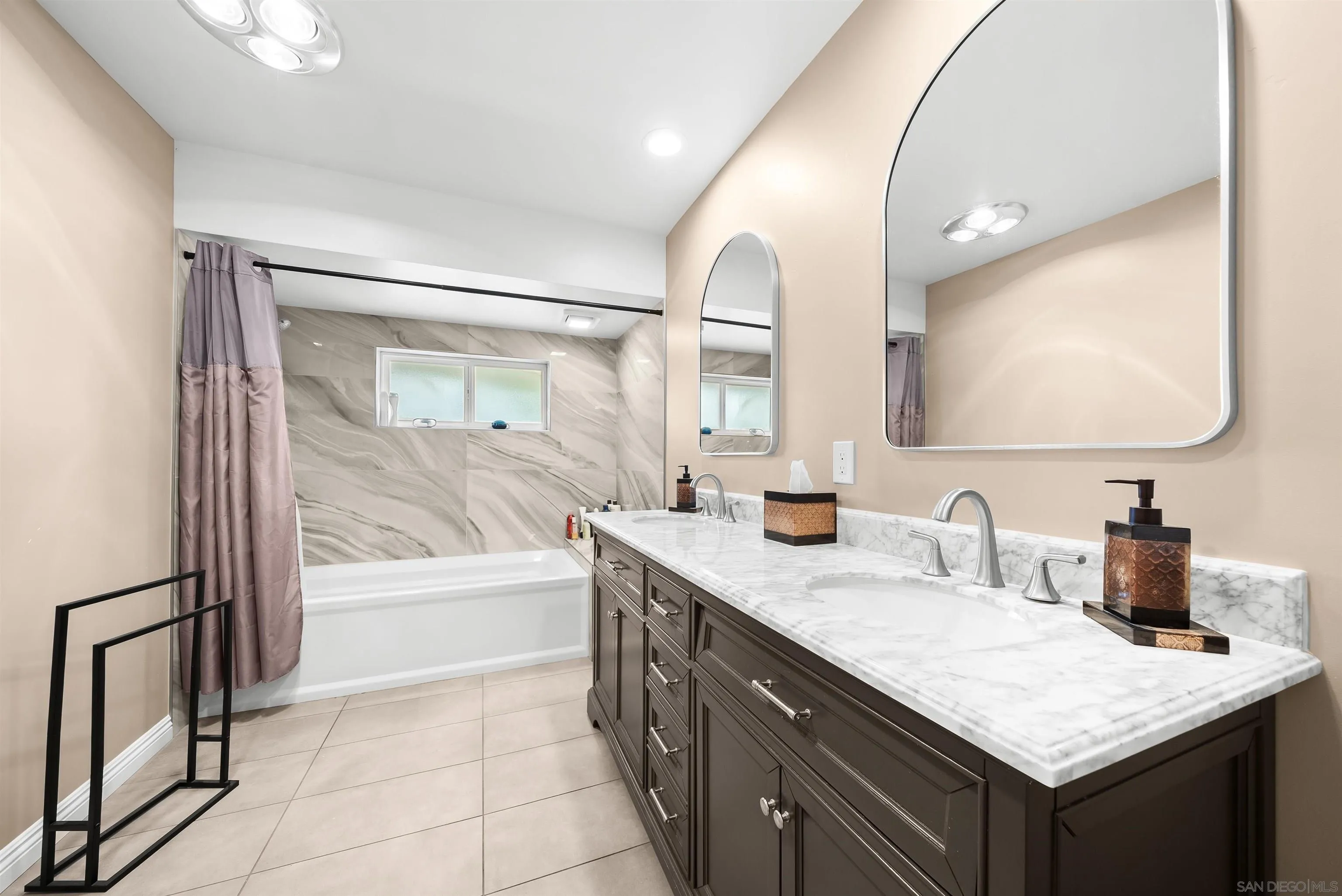 https://cdn.realtyfeed.com/cdn/127/260009996/456a4ac007da1dd4133ee1ee73796076.webp