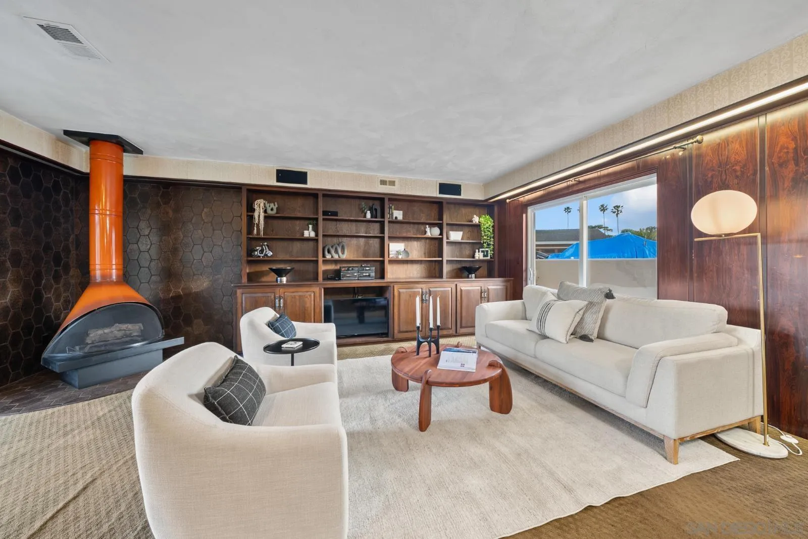 https://cdn.realtyfeed.com/cdn/127/260009996/7ce4620834999bb123a07cb7c6118d59.webp