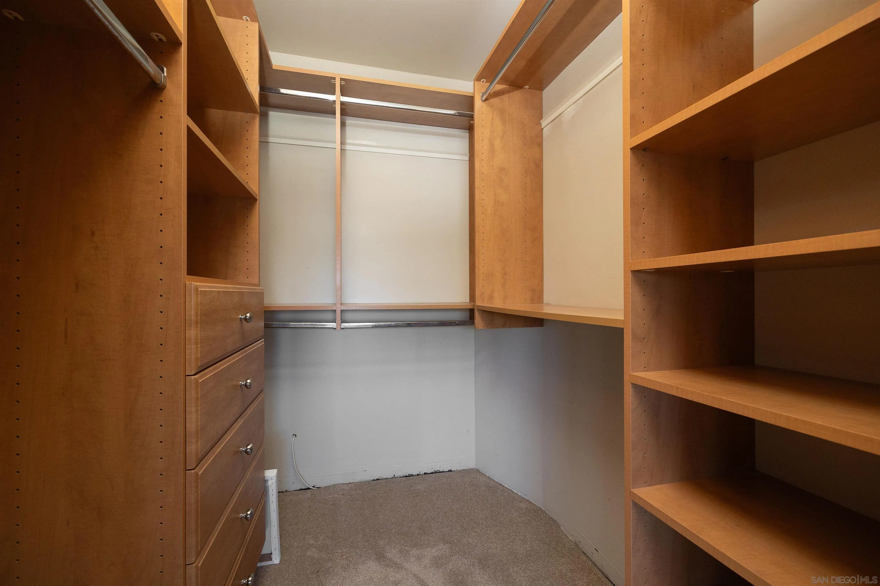 Photo #17: 2600100 Listing: Photo #17