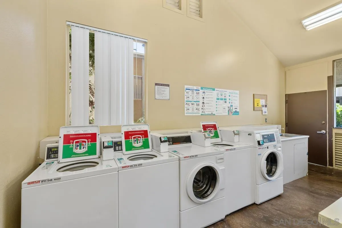 Photo #32: 260010000 Listing: Photo #32