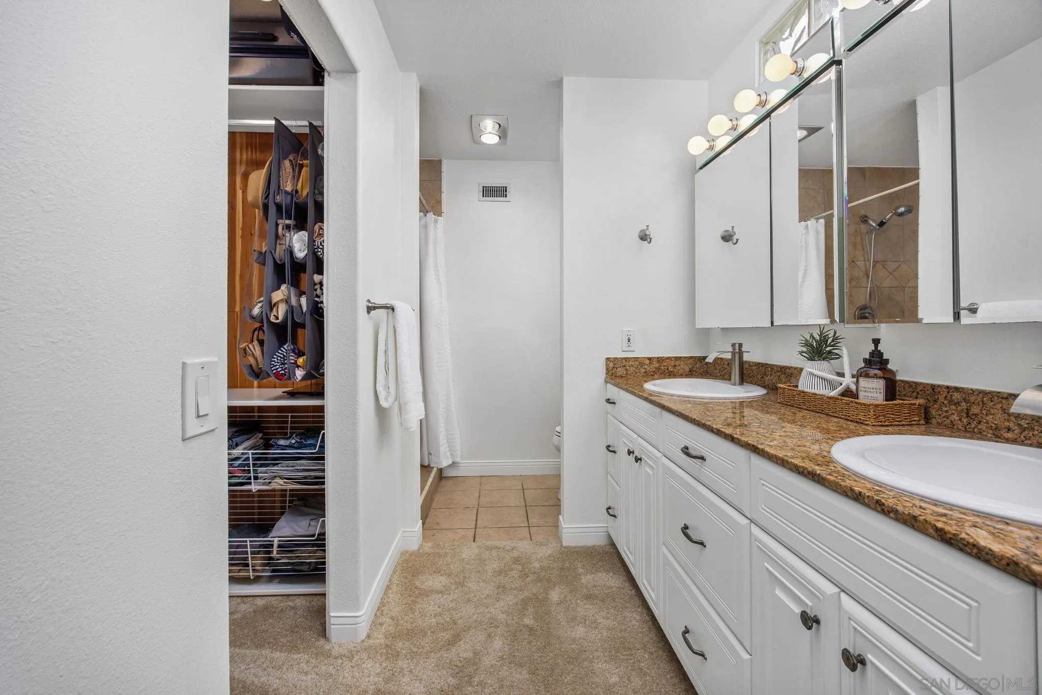 https://cdn.realtyfeed.com/cdn/127/260010013/0602369cfc5777c765c4572ef431e52c.webp