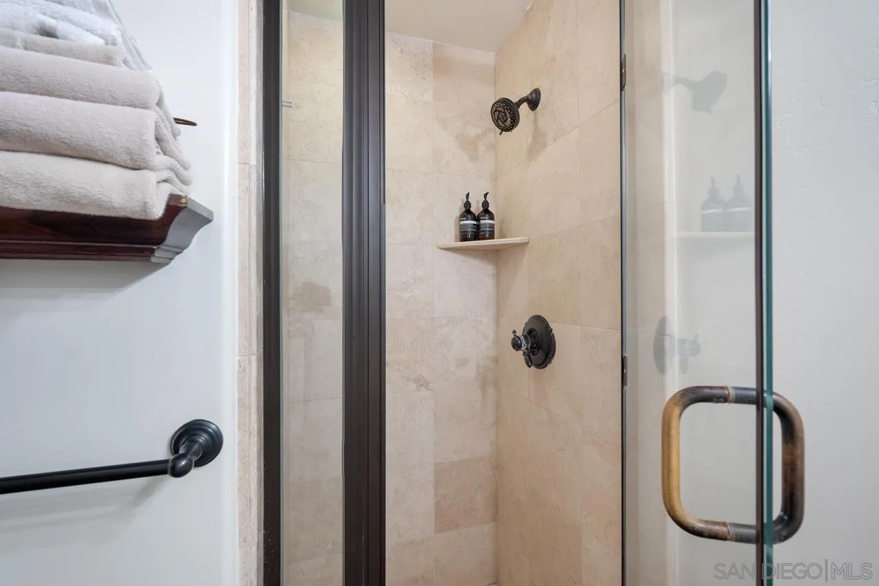 Photo #13: 260010015 Listing: Photo #13