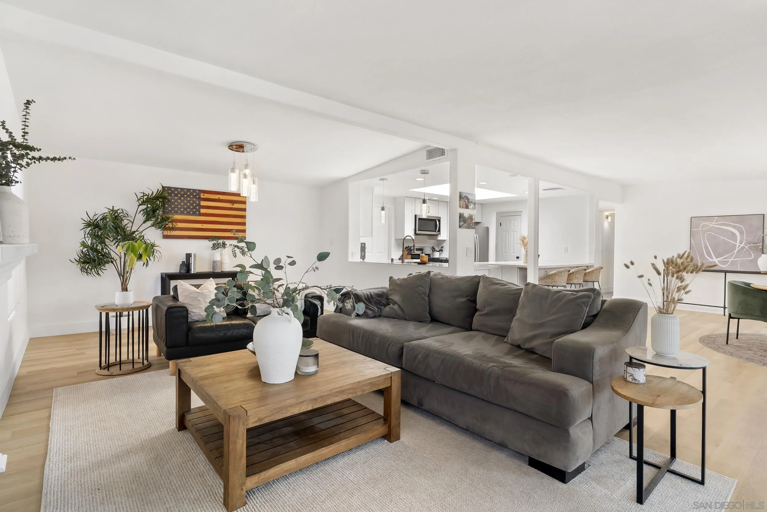 https://cdn.realtyfeed.com/cdn/127/260010016/21258d4c95315e778faaf39c4cb746ef.webp