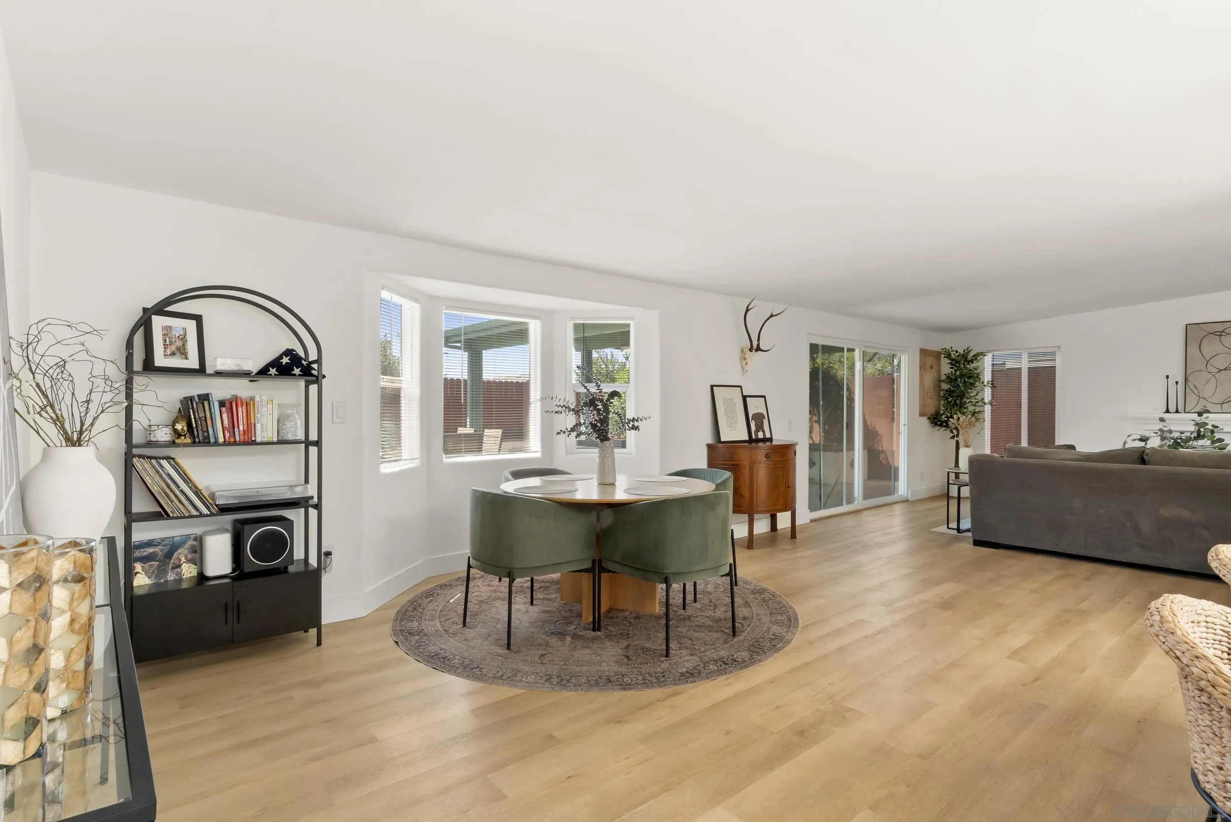 https://cdn.realtyfeed.com/cdn/127/260010016/56f3fabce6adb70f02b6be79742c8c12.webp