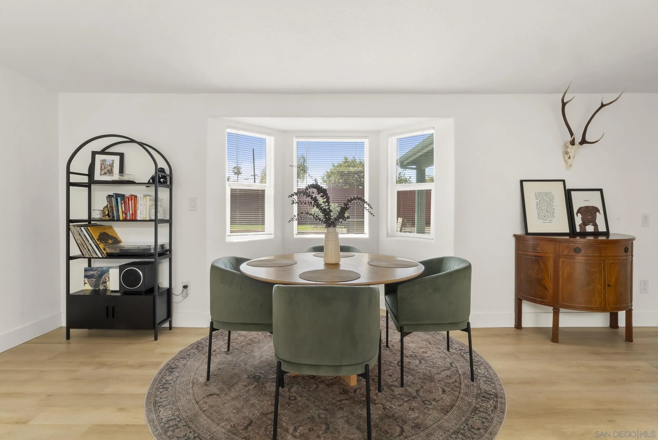 https://cdn.realtyfeed.com/cdn/127/260010016/cefbfada923ce6b16af998e1526980e5.webp