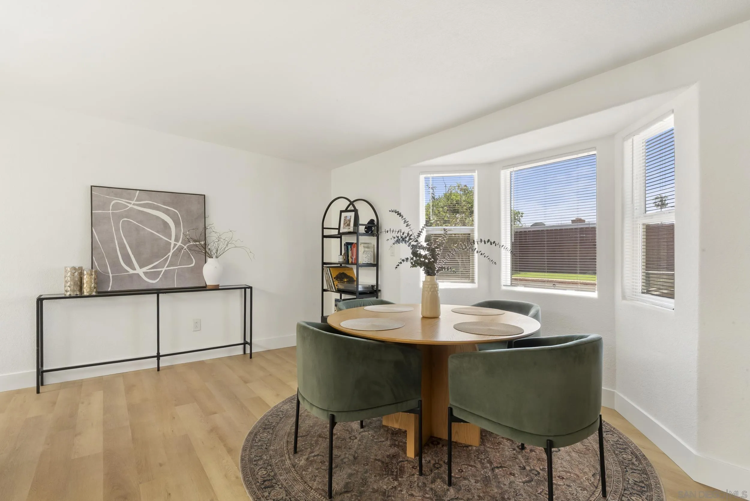 https://cdn.realtyfeed.com/cdn/127/260010016/e329427a6984d6e24c552de99e4618dd.webp