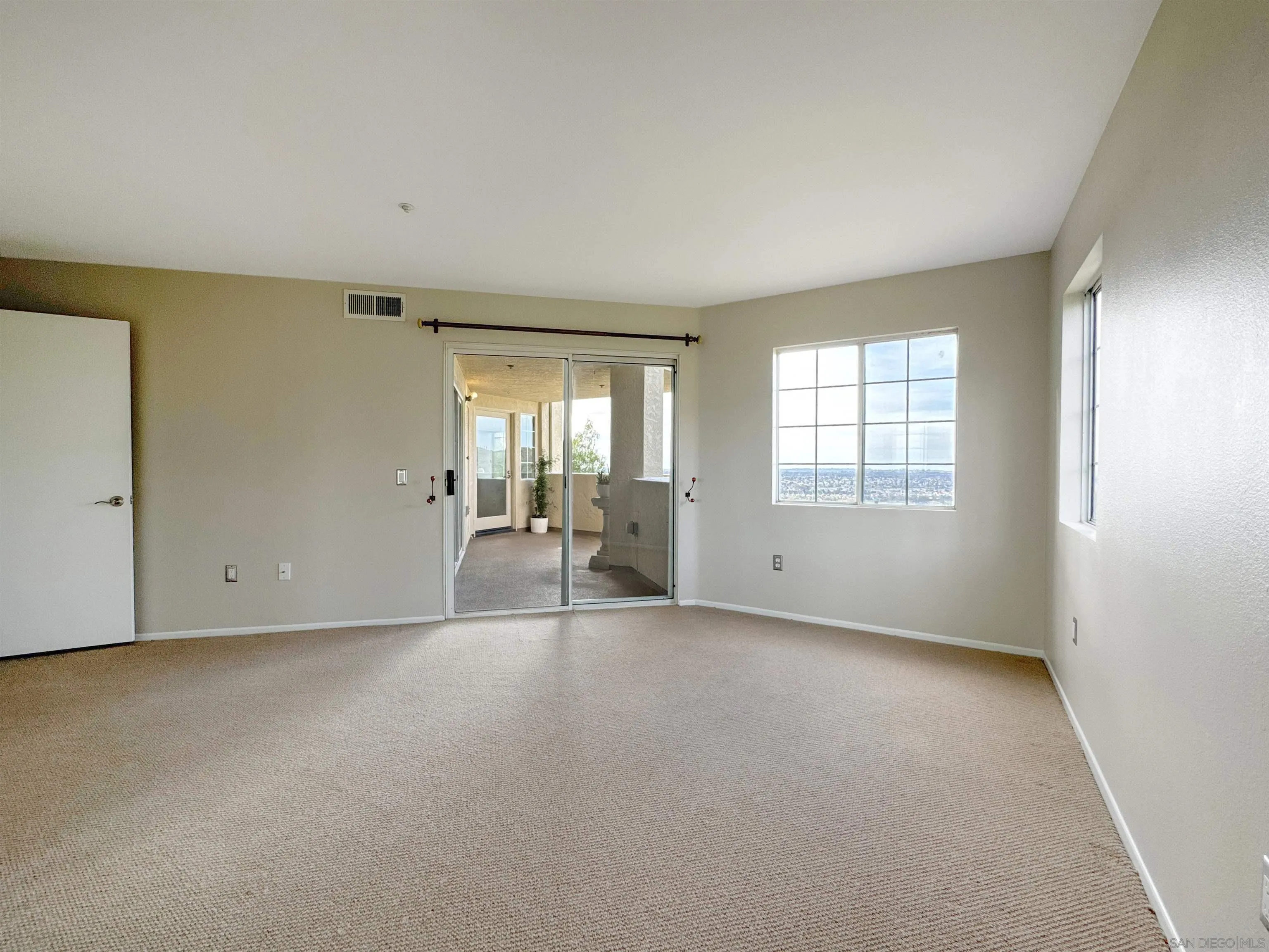Photo #8: 260010017 Listing: Photo #8