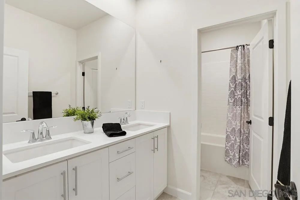 Photo #33: 260010018 Listing: Photo #33