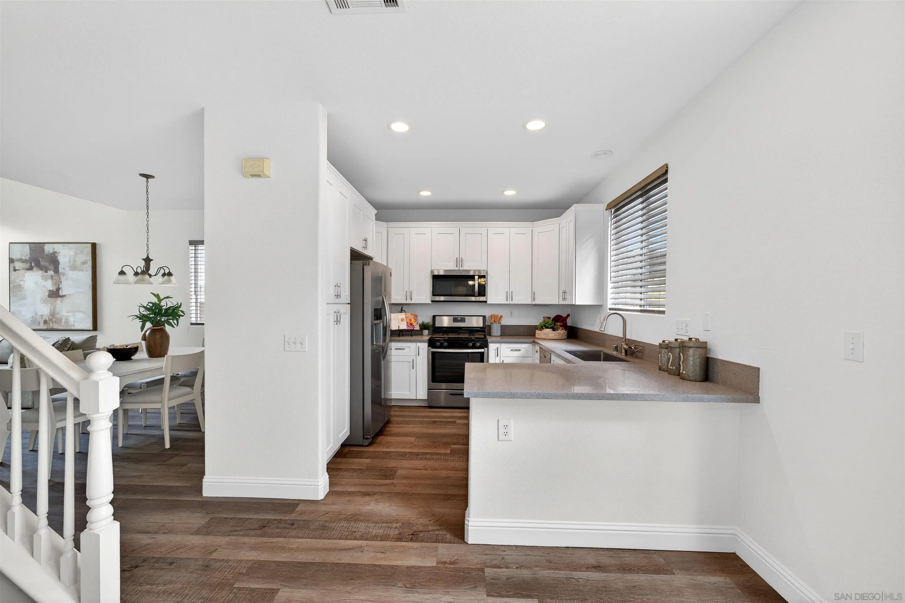 https://cdn.realtyfeed.com/cdn/127/260010030/090594a8a140812a0980566a70627fa6.webp
