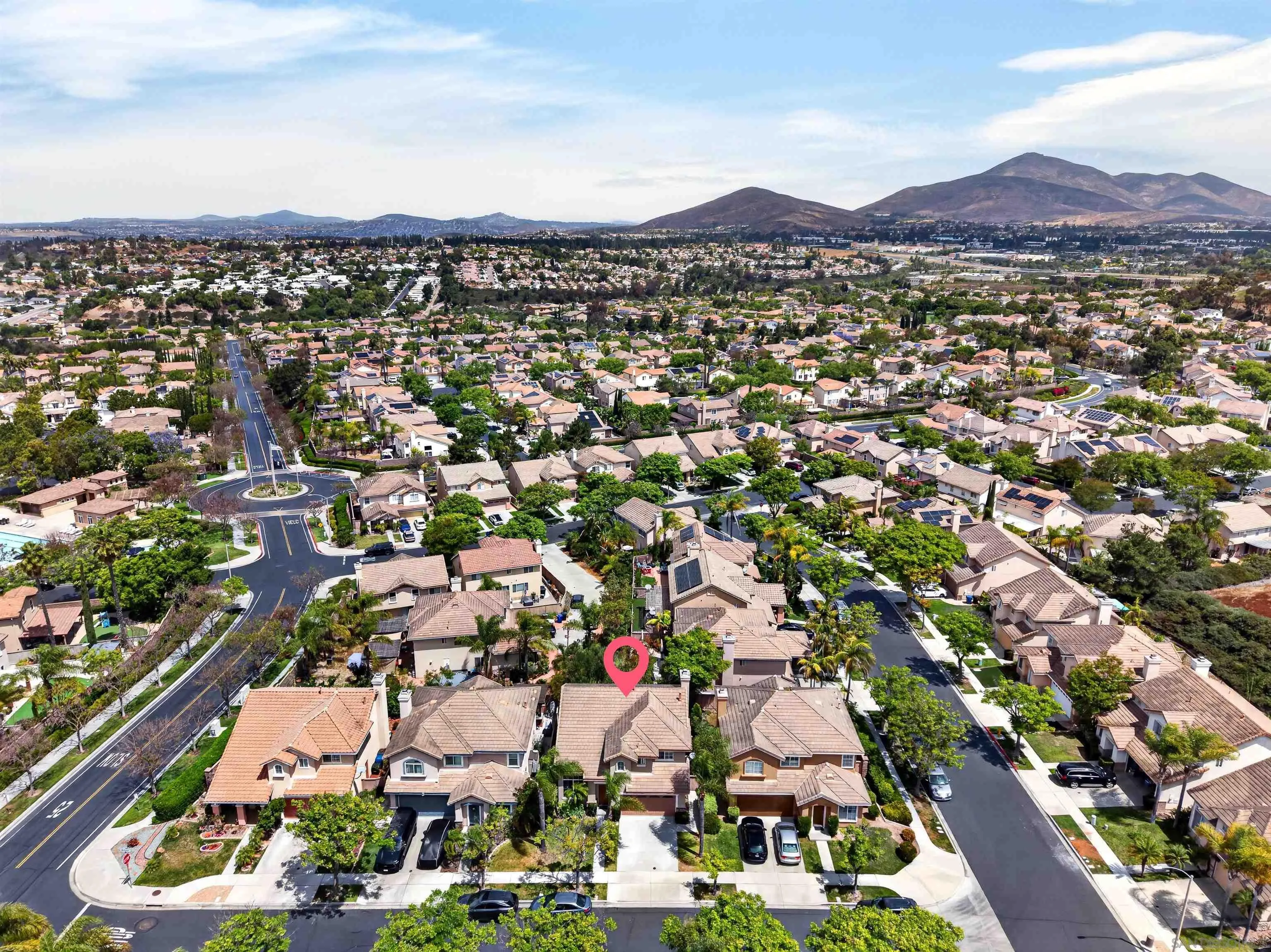 https://cdn.realtyfeed.com/cdn/127/260010030/44e137ffe59963151325712bd9b1d502.webp
