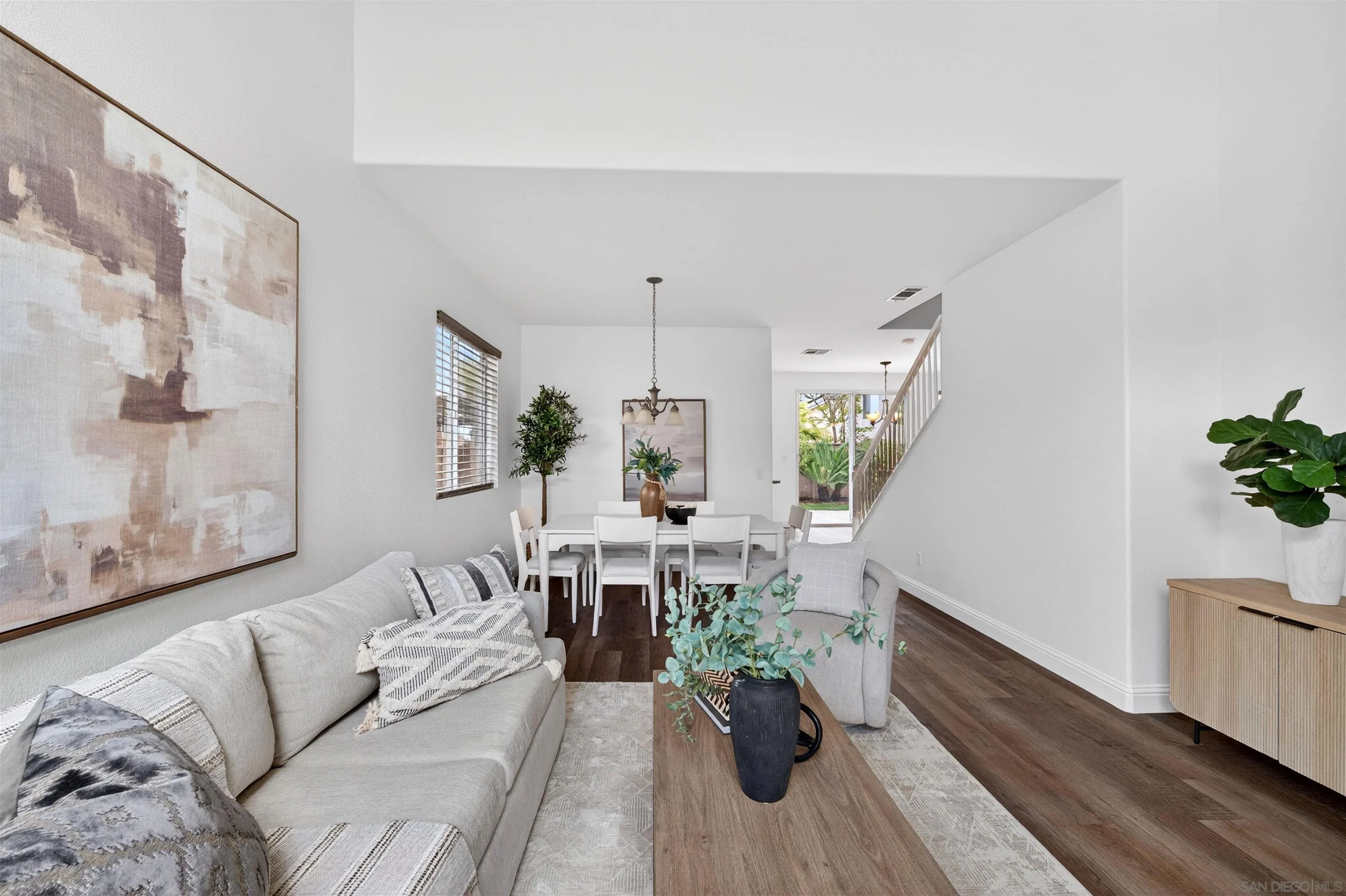 https://cdn.realtyfeed.com/cdn/127/260010030/50d26211d714858ad0f2072b10727edb.webp