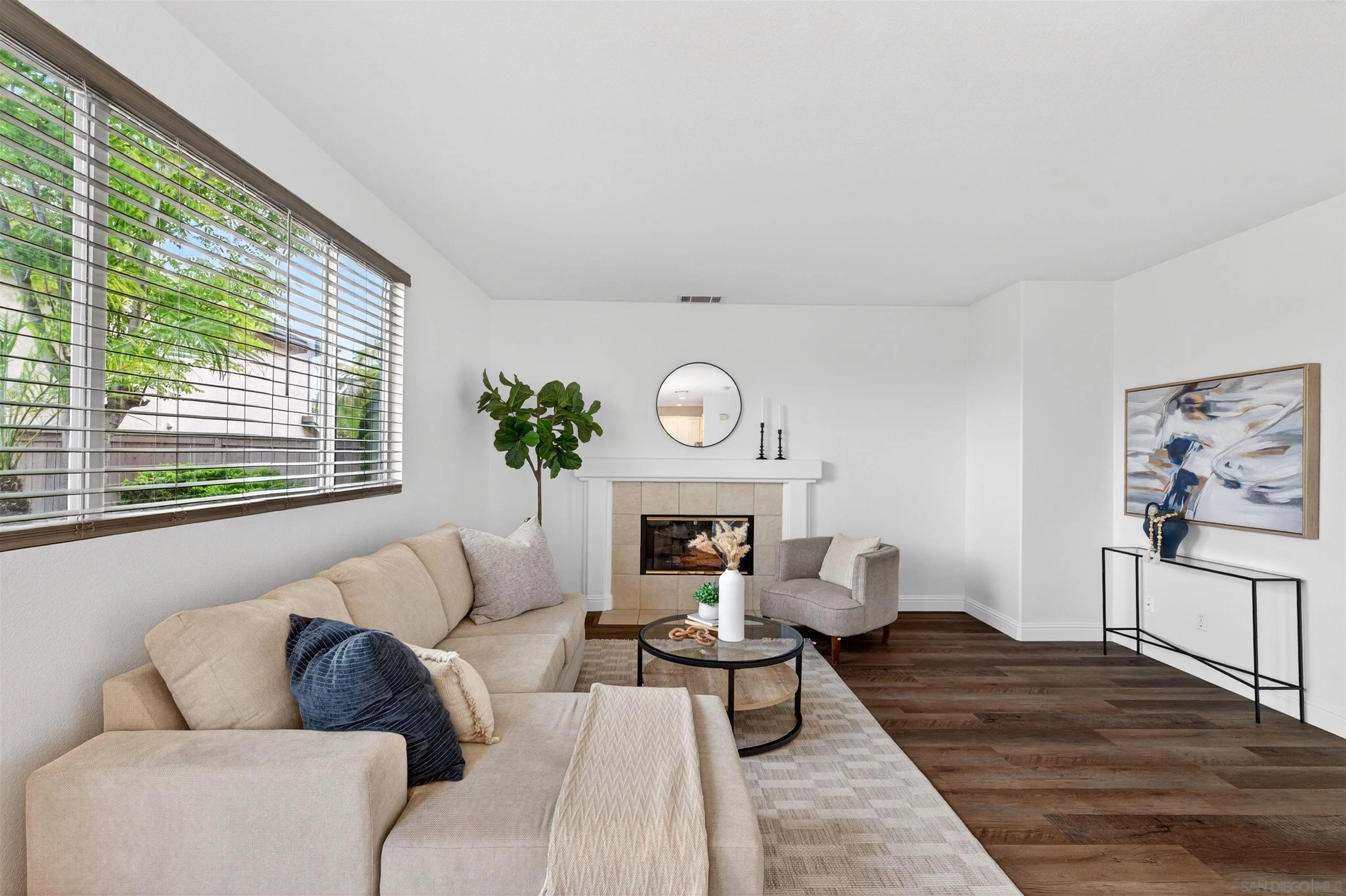 https://cdn.realtyfeed.com/cdn/127/260010030/54b12b0580d923132a3235ddb5aa1112.webp