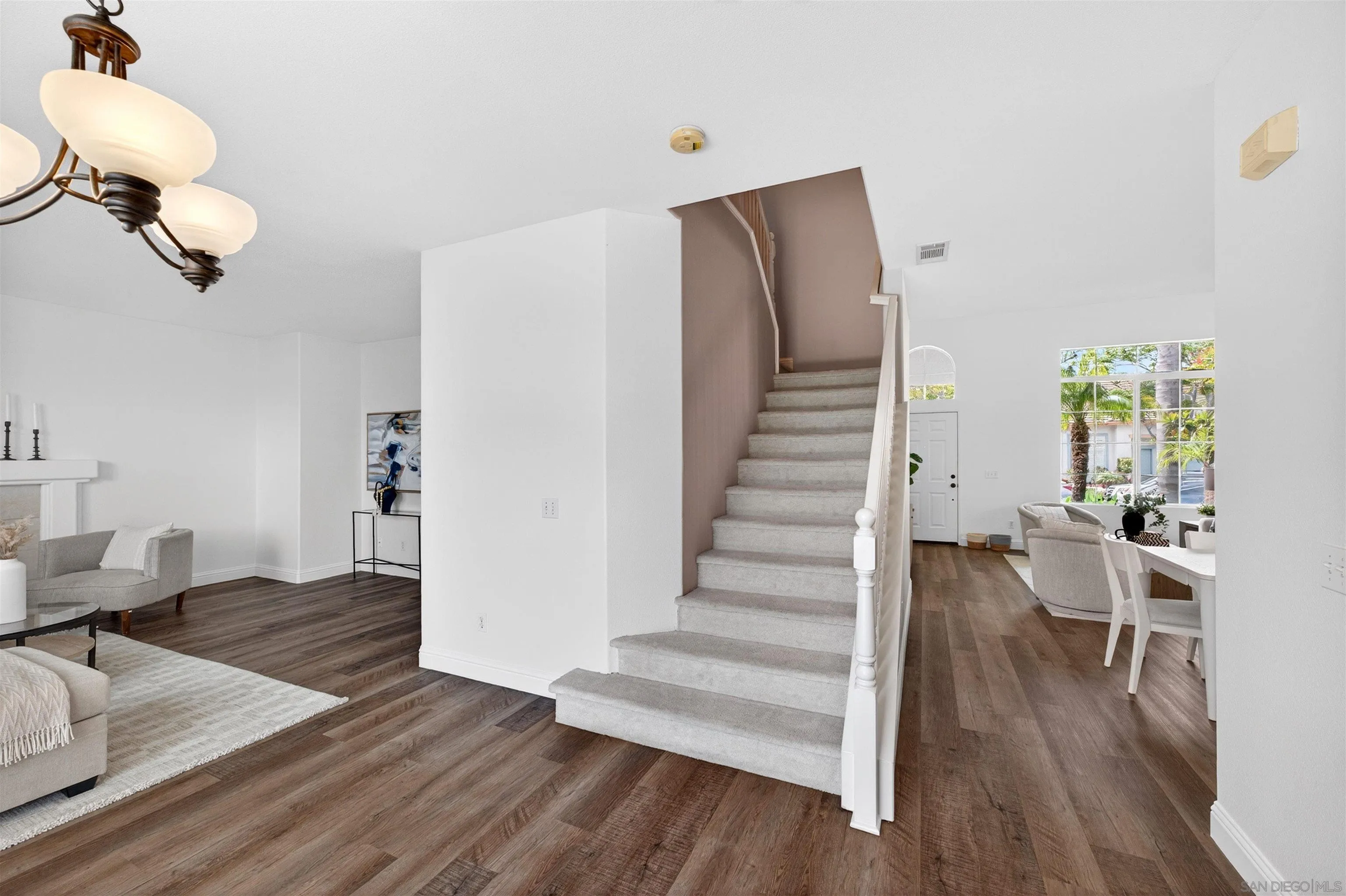 https://cdn.realtyfeed.com/cdn/127/260010030/5865c1371a9eceeb9349a6d017a274f2.webp