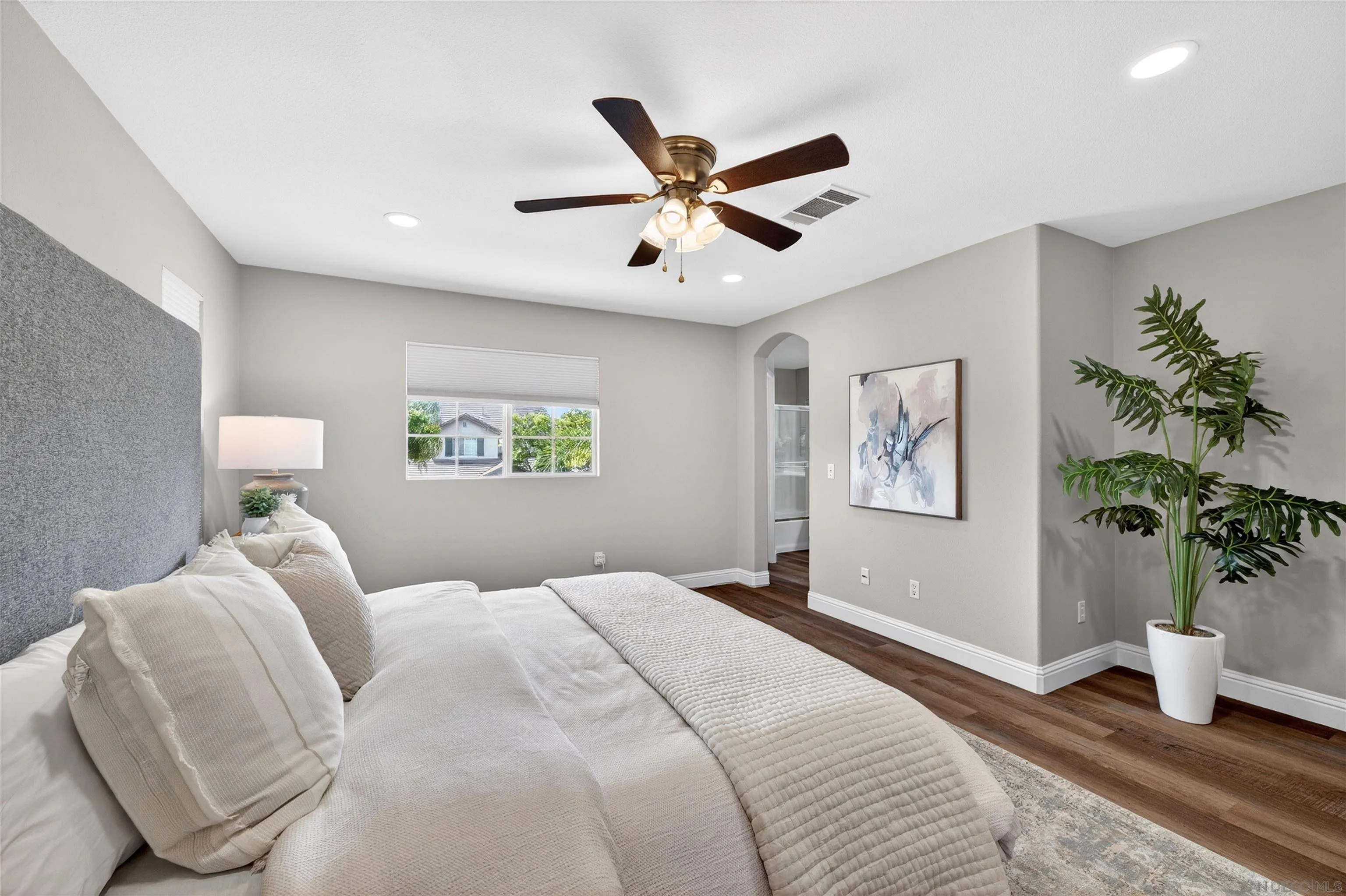 https://cdn.realtyfeed.com/cdn/127/260010030/77159009a7d61ab84bb179d1b76a4788.webp