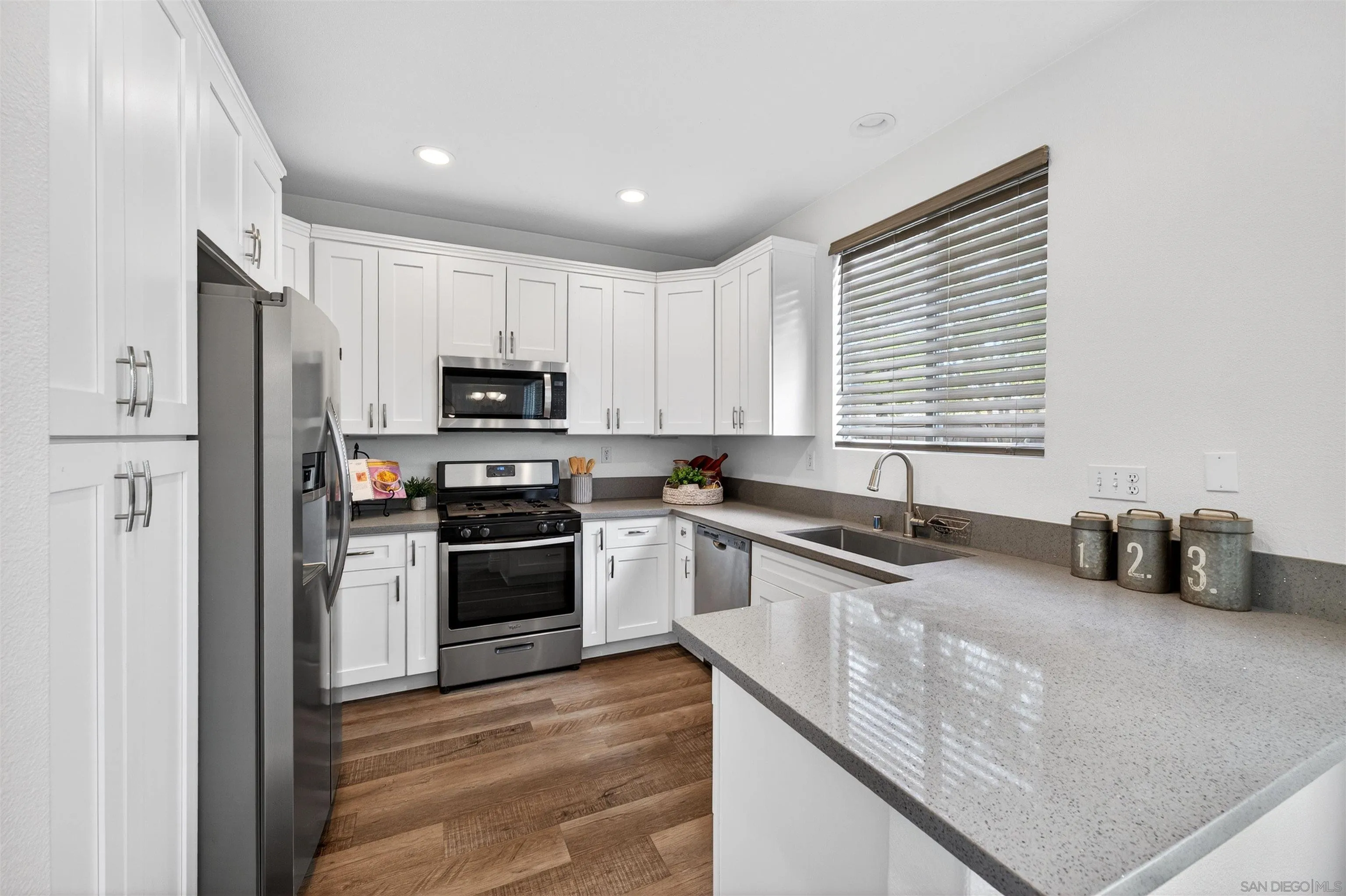 https://cdn.realtyfeed.com/cdn/127/260010030/8ab4f0ce3977bbfb2423386c22729131.webp