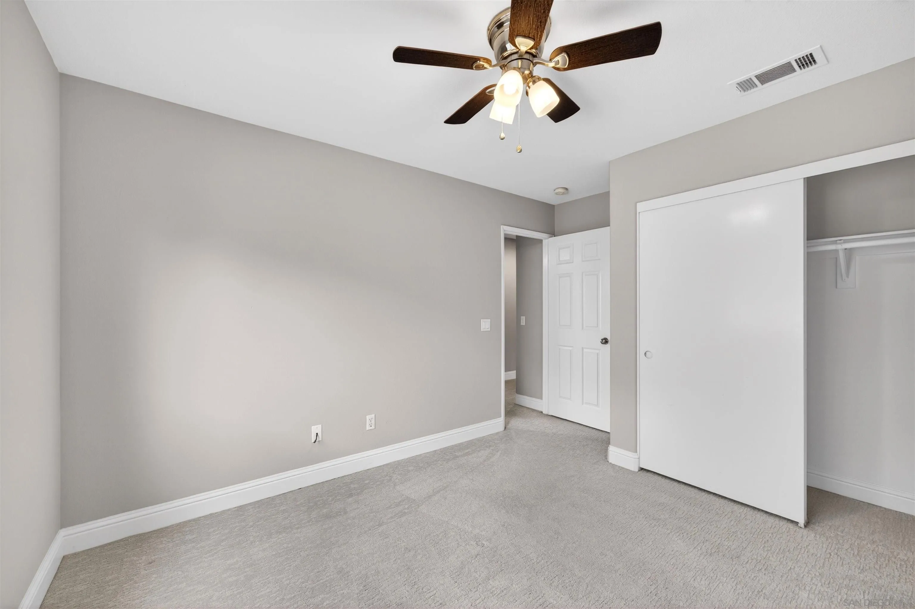 https://cdn.realtyfeed.com/cdn/127/260010030/cce8897e834a270781798bb4596d9045.webp