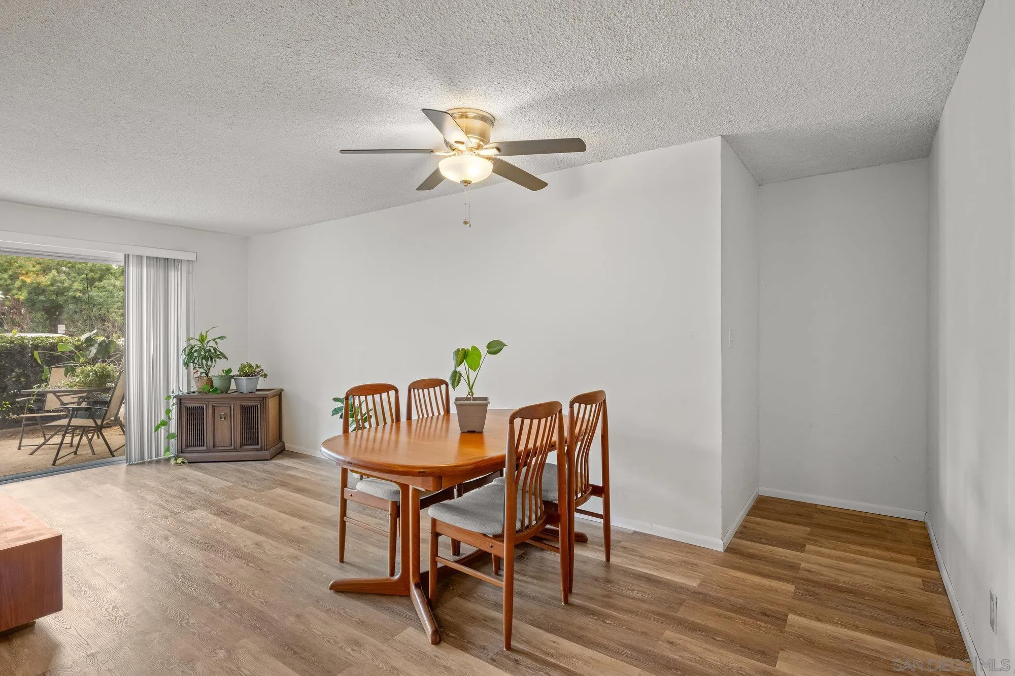 https://cdn.realtyfeed.com/cdn/127/260010032/d760377bad8d09bb582faba64617e96d.webp
