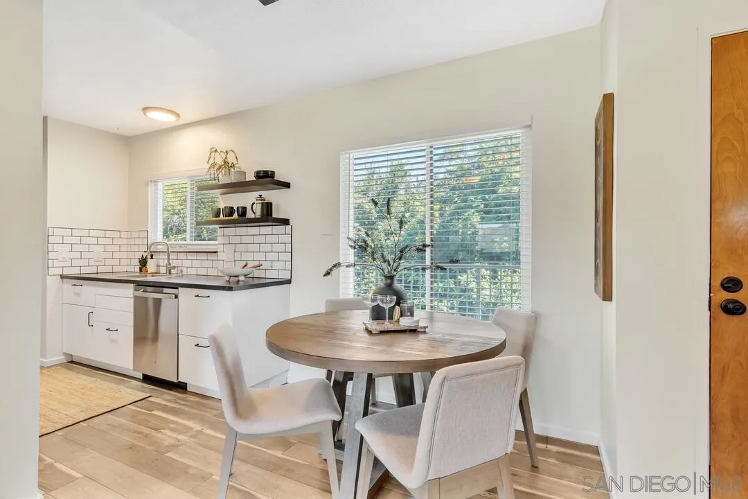 Photo #2: 260010040 Listing: Photo #2