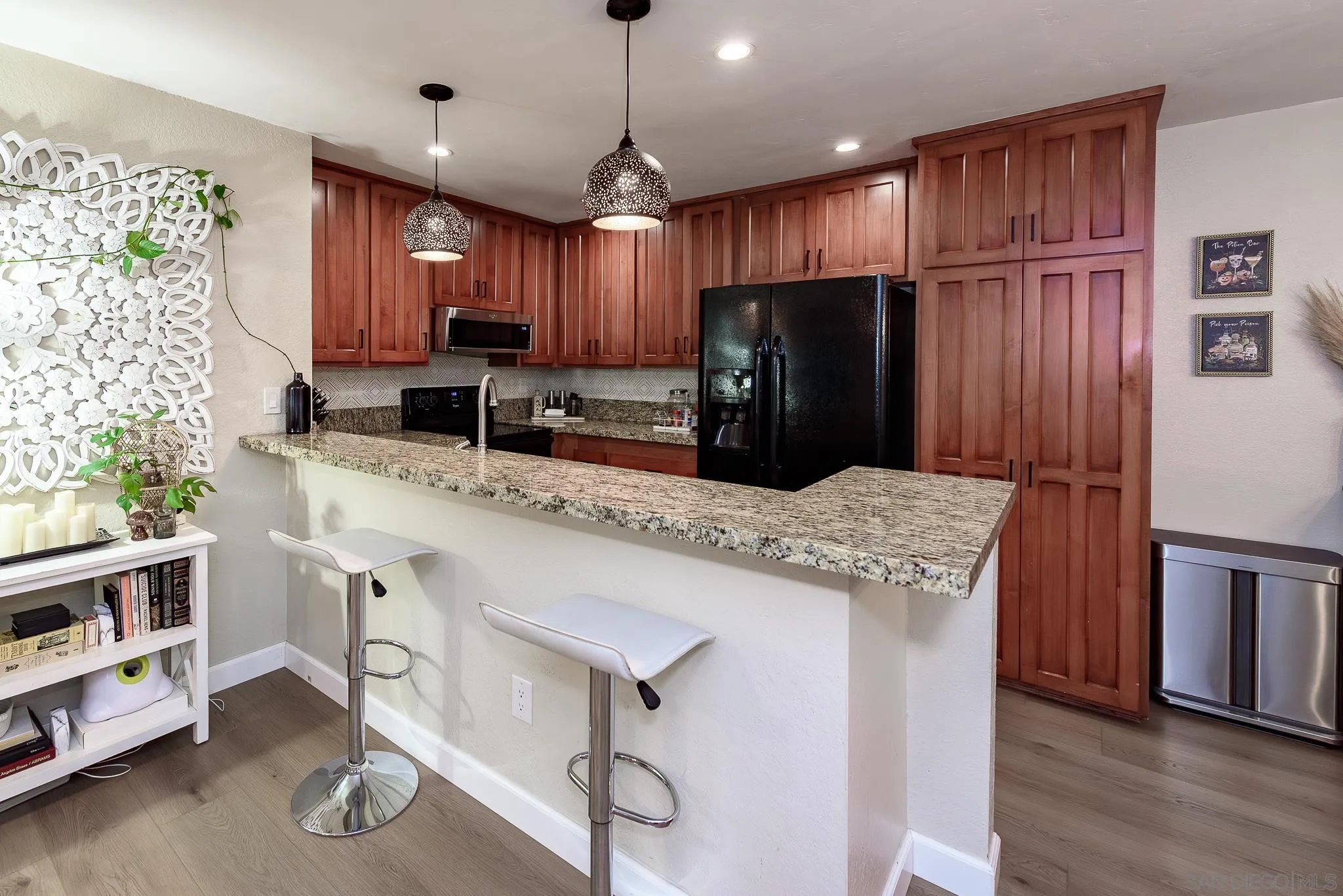 https://cdn.realtyfeed.com/cdn/127/260010043/7325eee71b90bd401b72983307914034.webp