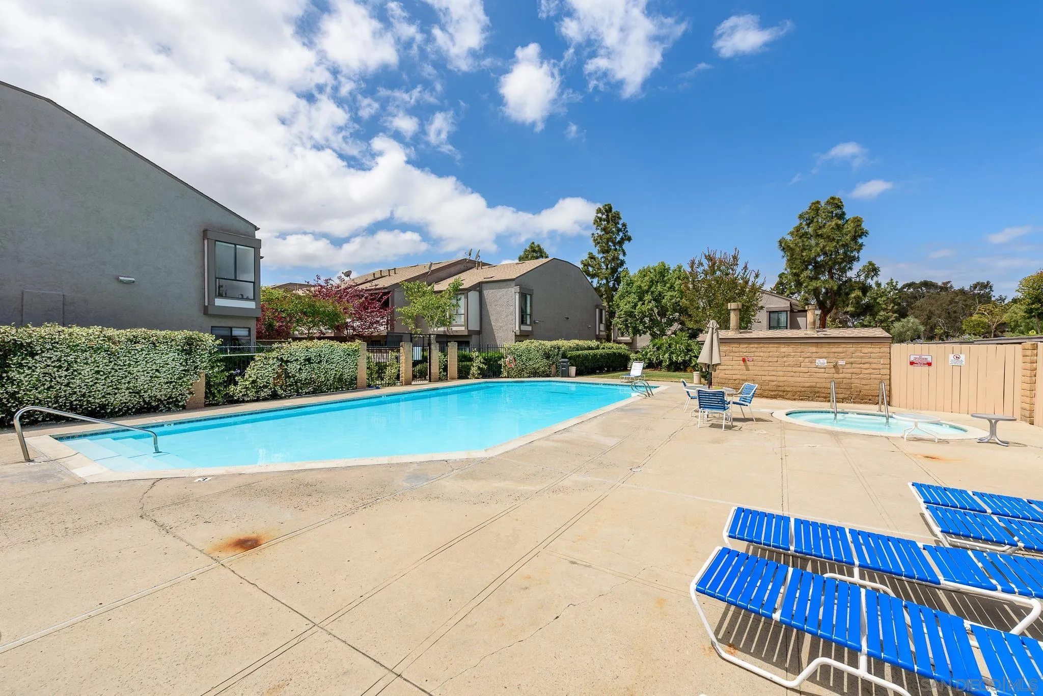 https://cdn.realtyfeed.com/cdn/127/260010043/80e0a70c3e62b4d185fd4066801c4011.webp