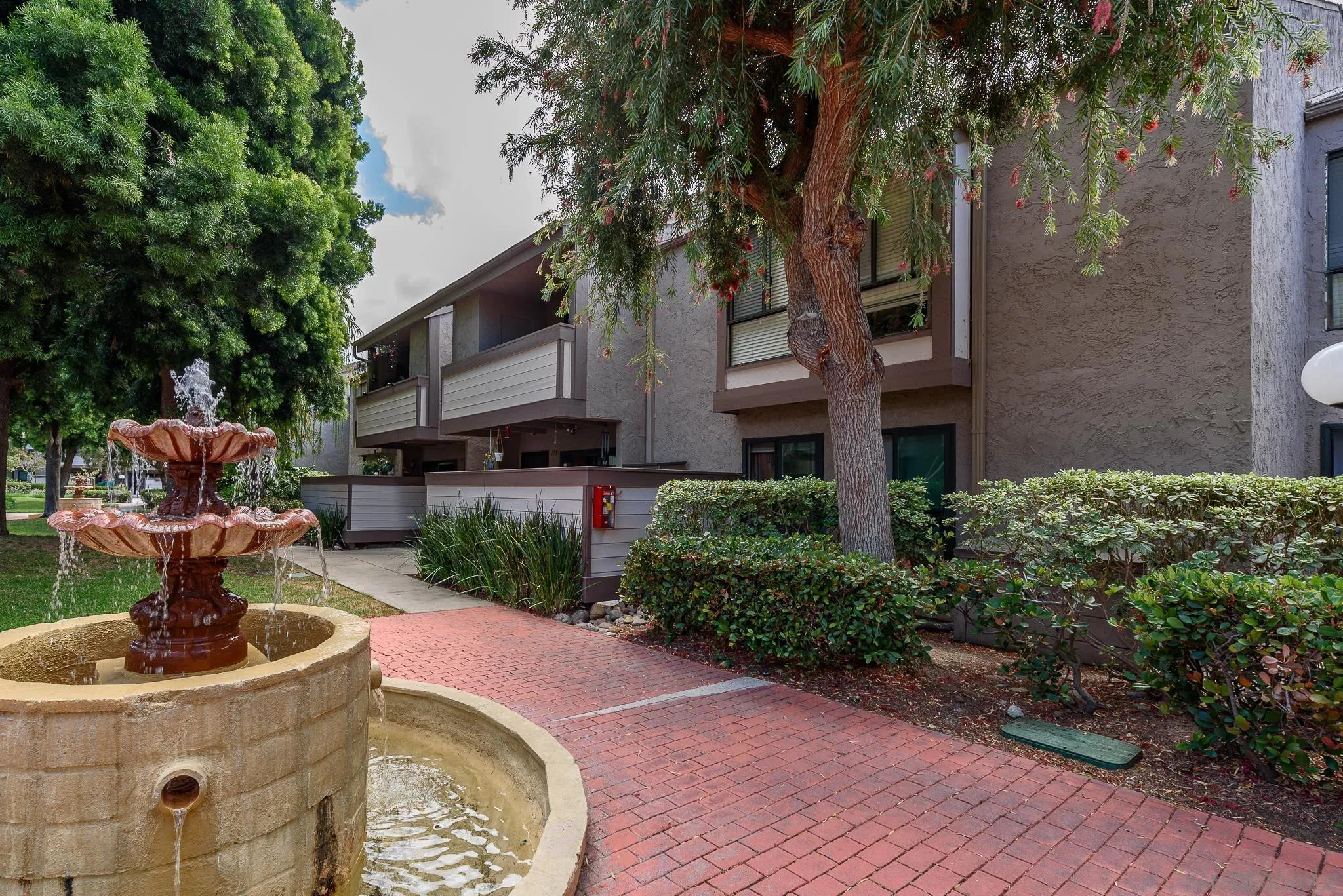 https://cdn.realtyfeed.com/cdn/127/260010043/f9644a46e989cdd1b7722184f58af8bc.webp