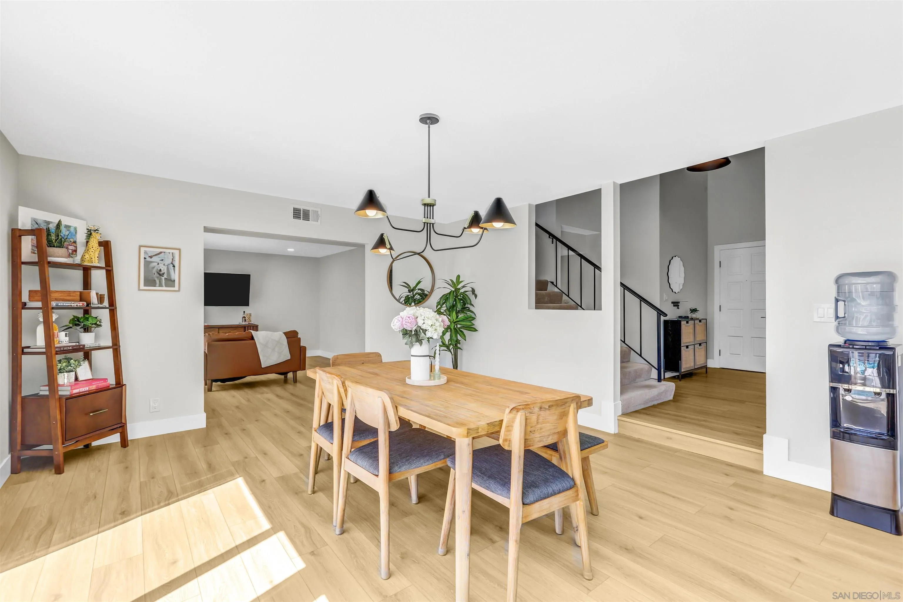 https://cdn.realtyfeed.com/cdn/127/260010058/16992ec5a315da9d29d519c864729769.webp