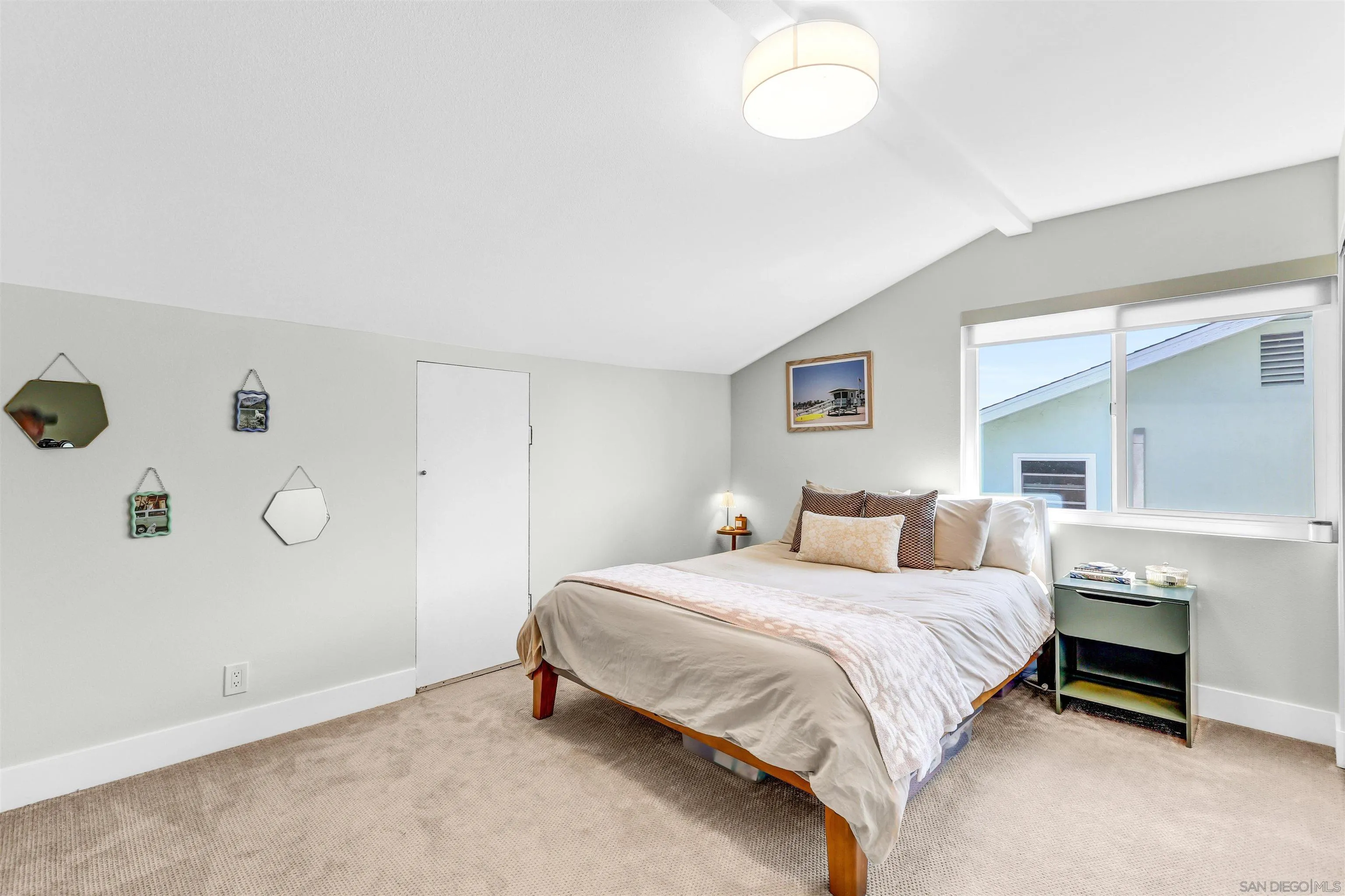 https://cdn.realtyfeed.com/cdn/127/260010058/5448ec596adf4d538f0388d59c978989.webp