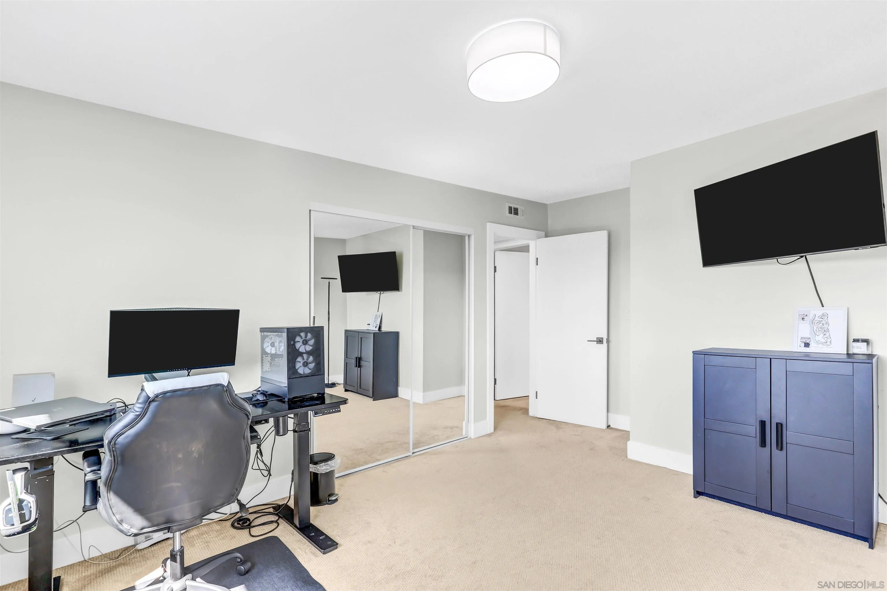 https://cdn.realtyfeed.com/cdn/127/260010058/6bfc8c3da4d29e9defde544852f50e81.webp