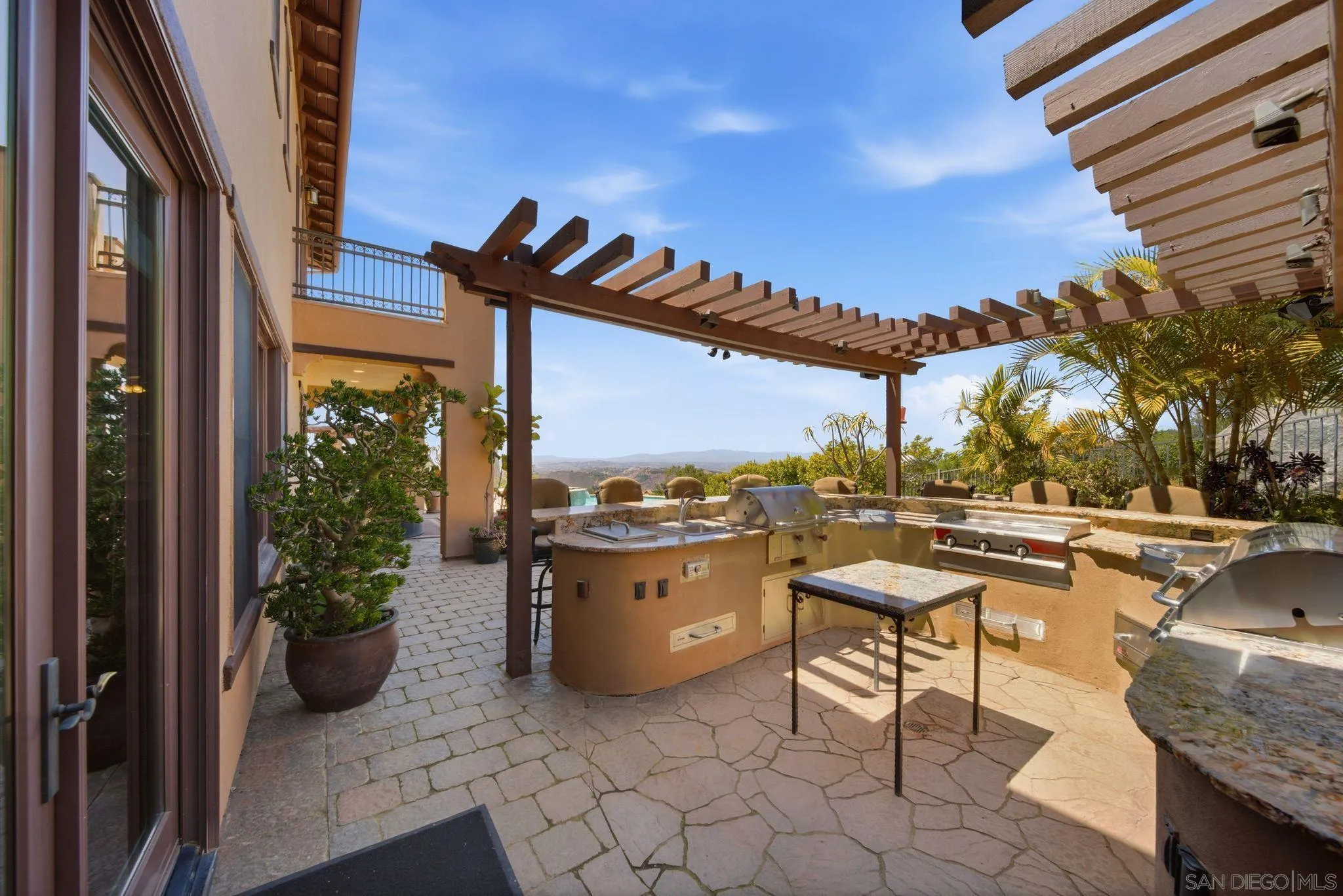 https://cdn.realtyfeed.com/cdn/127/260010065/0a368f274197d1596f3b80acb468770c.webp