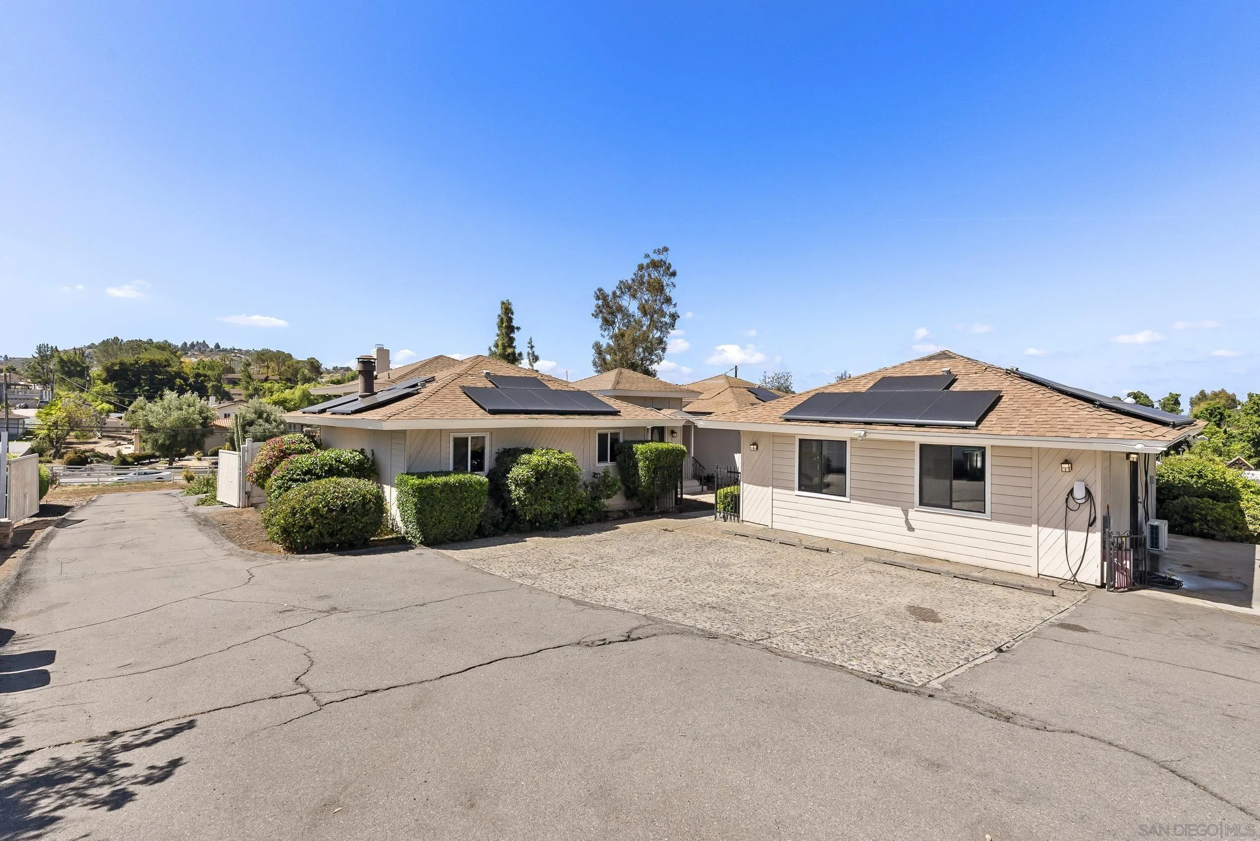 https://cdn.realtyfeed.com/cdn/127/260010072/0c7f43d6e10bcdbccd521a5b0b1d2a78.webp