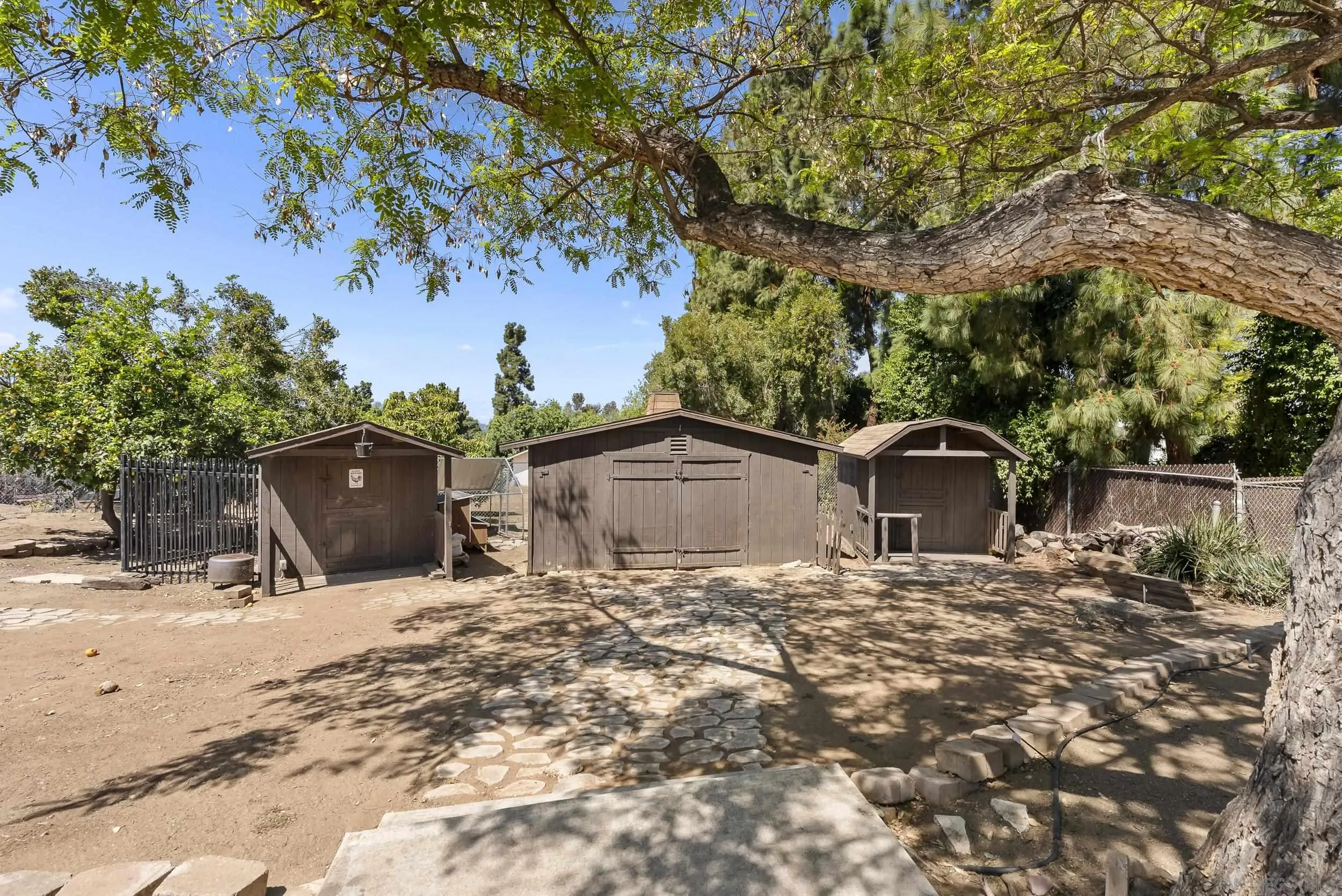 https://cdn.realtyfeed.com/cdn/127/260010072/0f38a82b8cae8bd43d75f5e3b229d225.webp