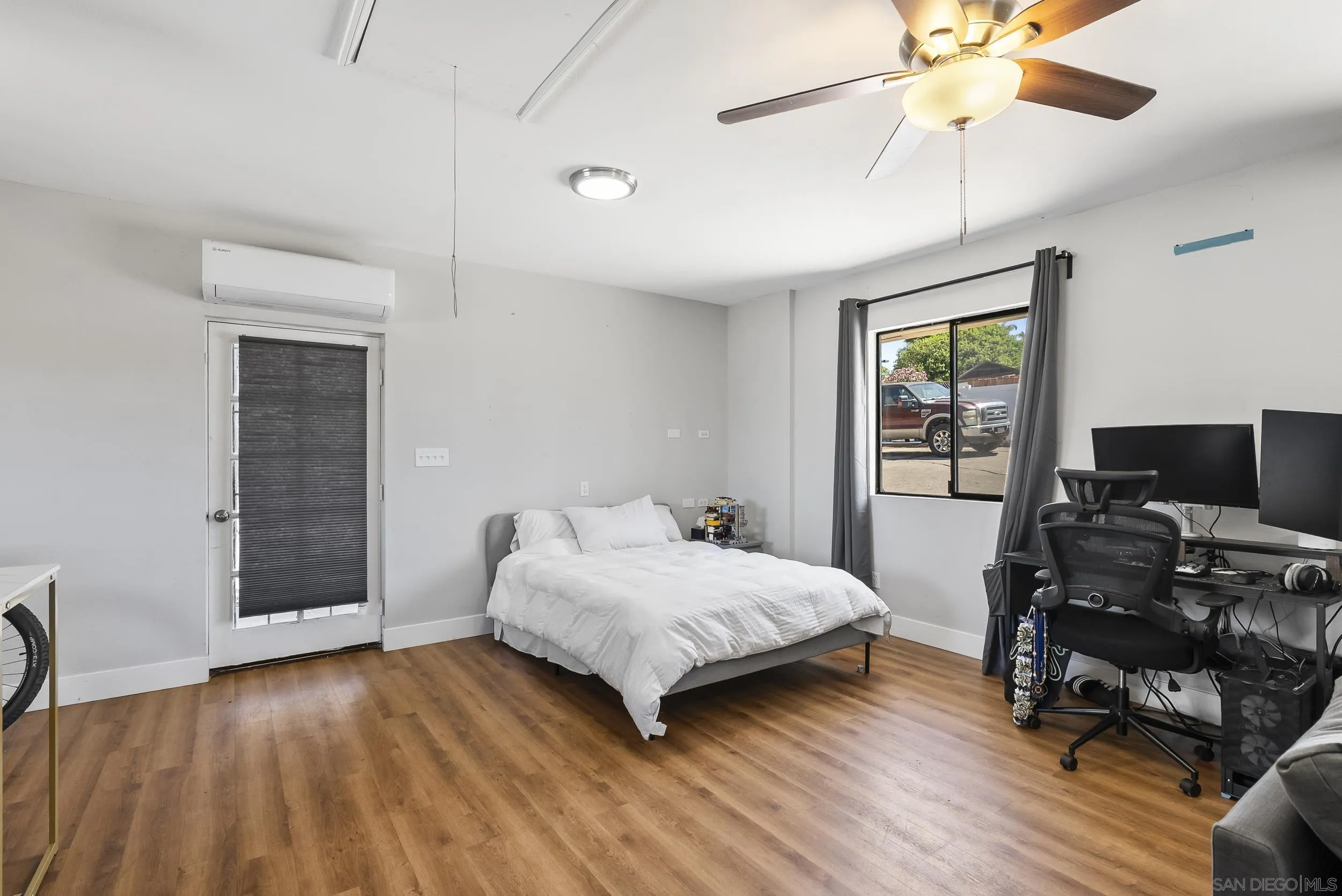 https://cdn.realtyfeed.com/cdn/127/260010072/1e98bfc623d37e45c4174bfa3534edcf.webp