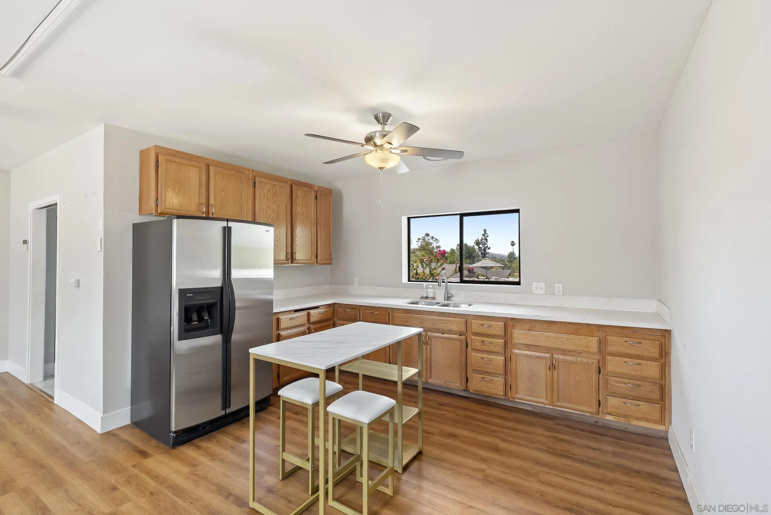 https://cdn.realtyfeed.com/cdn/127/260010072/404e7e042aa80eb84a430f4e827b8035.webp