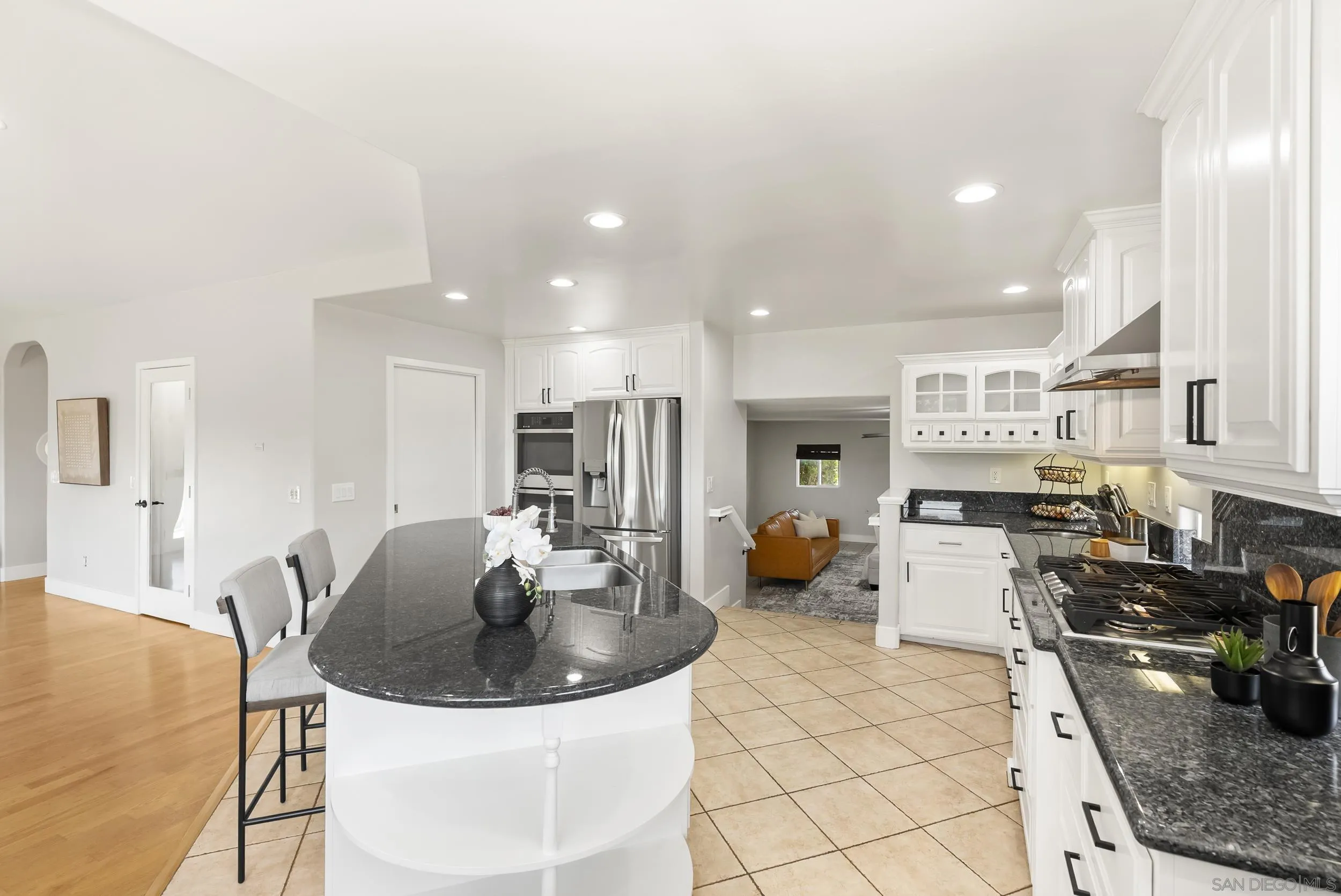 https://cdn.realtyfeed.com/cdn/127/260010072/71e3c19ae987fd6594dd2849d213753e.webp