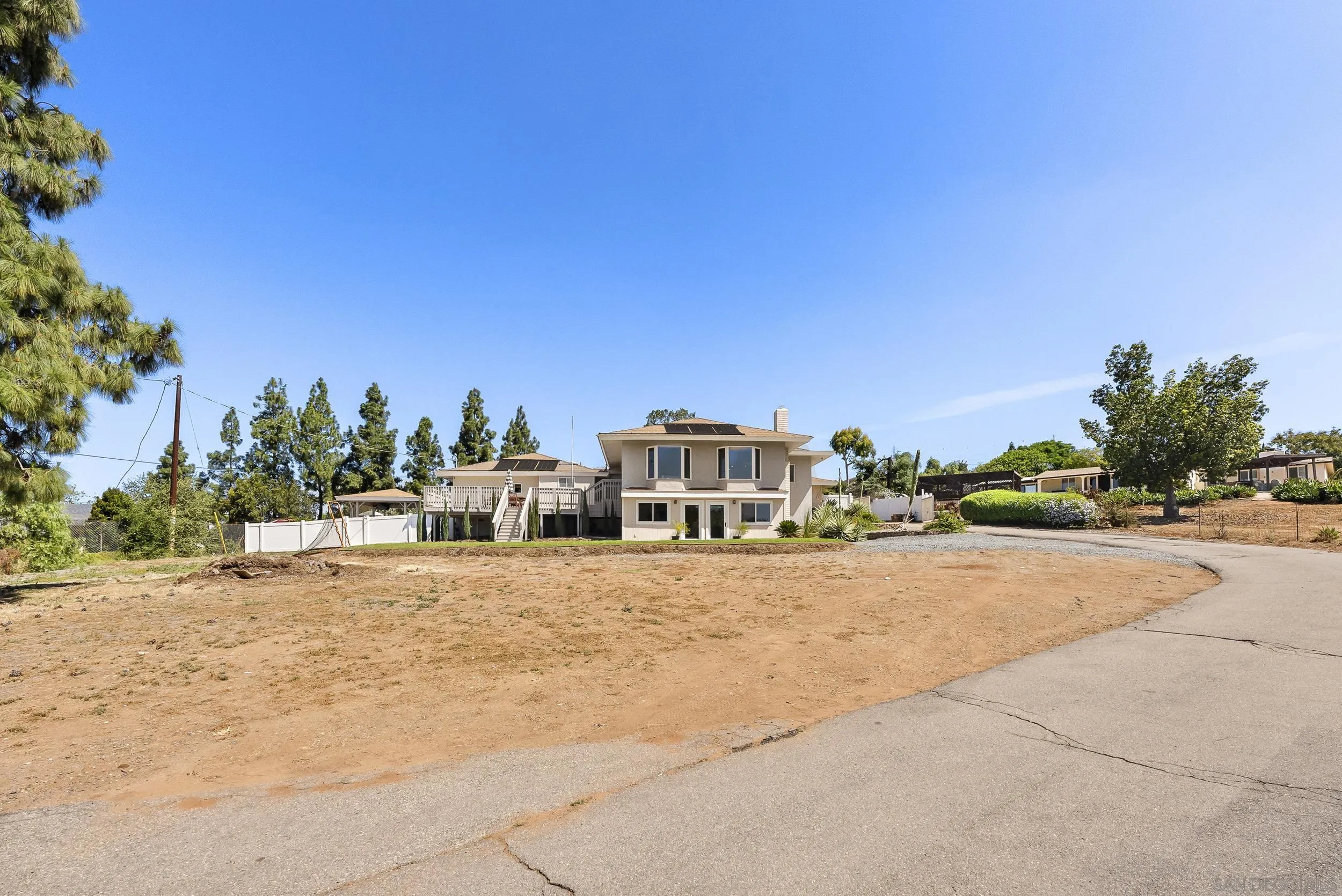 https://cdn.realtyfeed.com/cdn/127/260010072/9498981893bccc50b1de3d1d2ca55f7c.webp