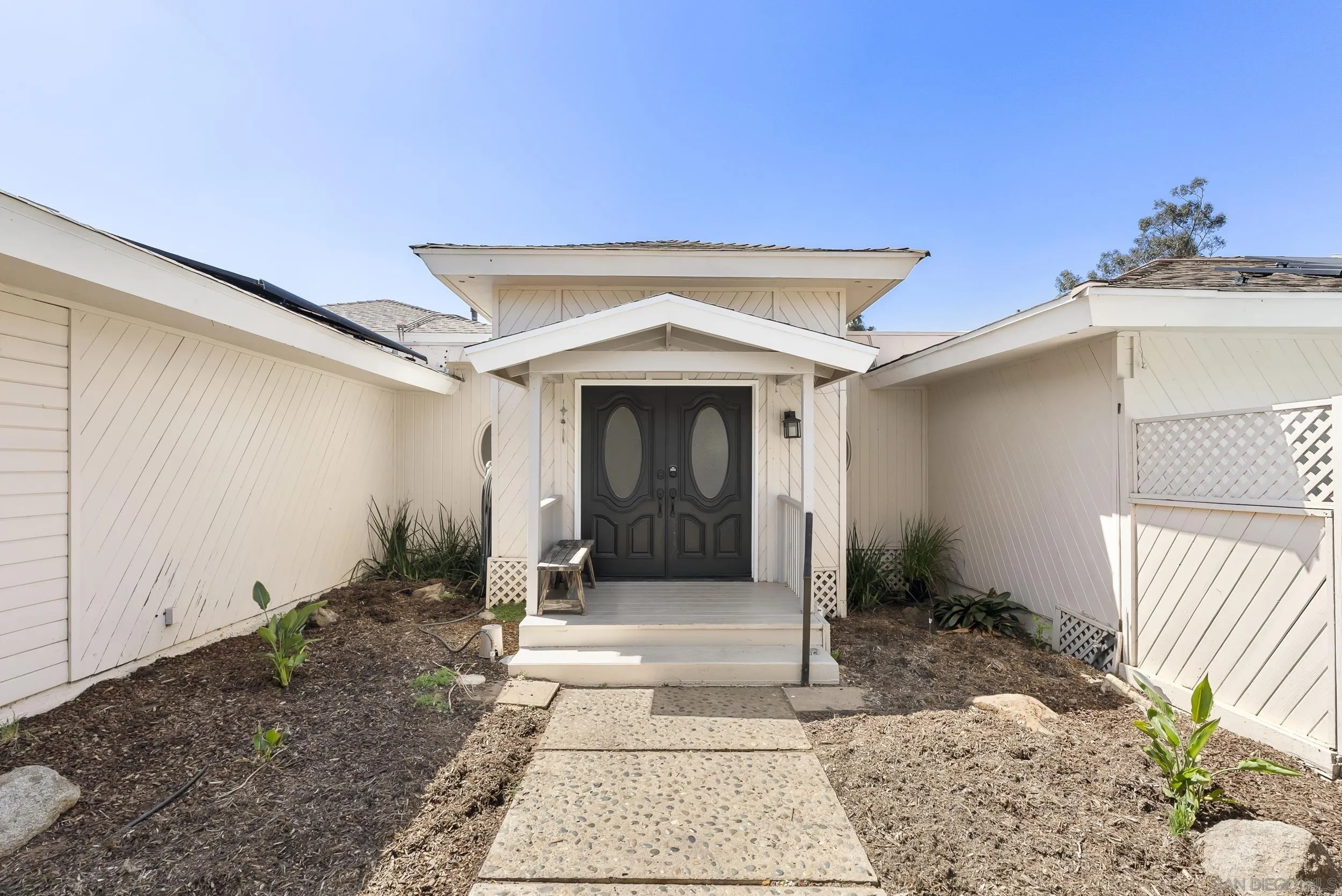 https://cdn.realtyfeed.com/cdn/127/260010072/aa0c2cbe66851080c77dabd289259895.webp