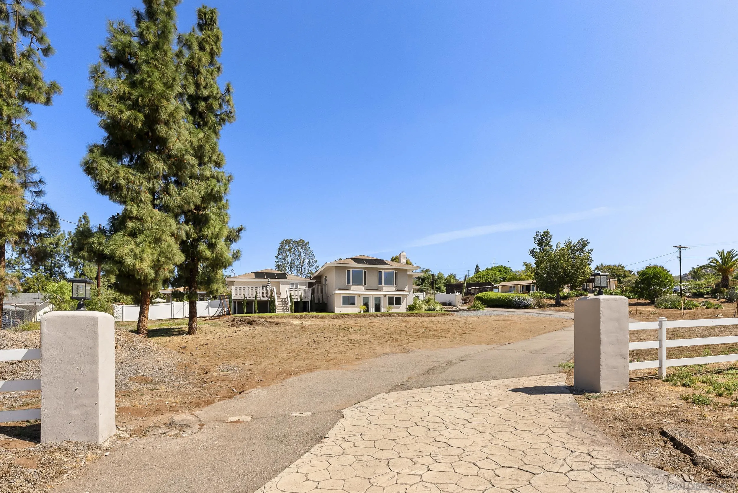 https://cdn.realtyfeed.com/cdn/127/260010072/c3b5df405b13ed0b1caefbc7f973df5e.webp
