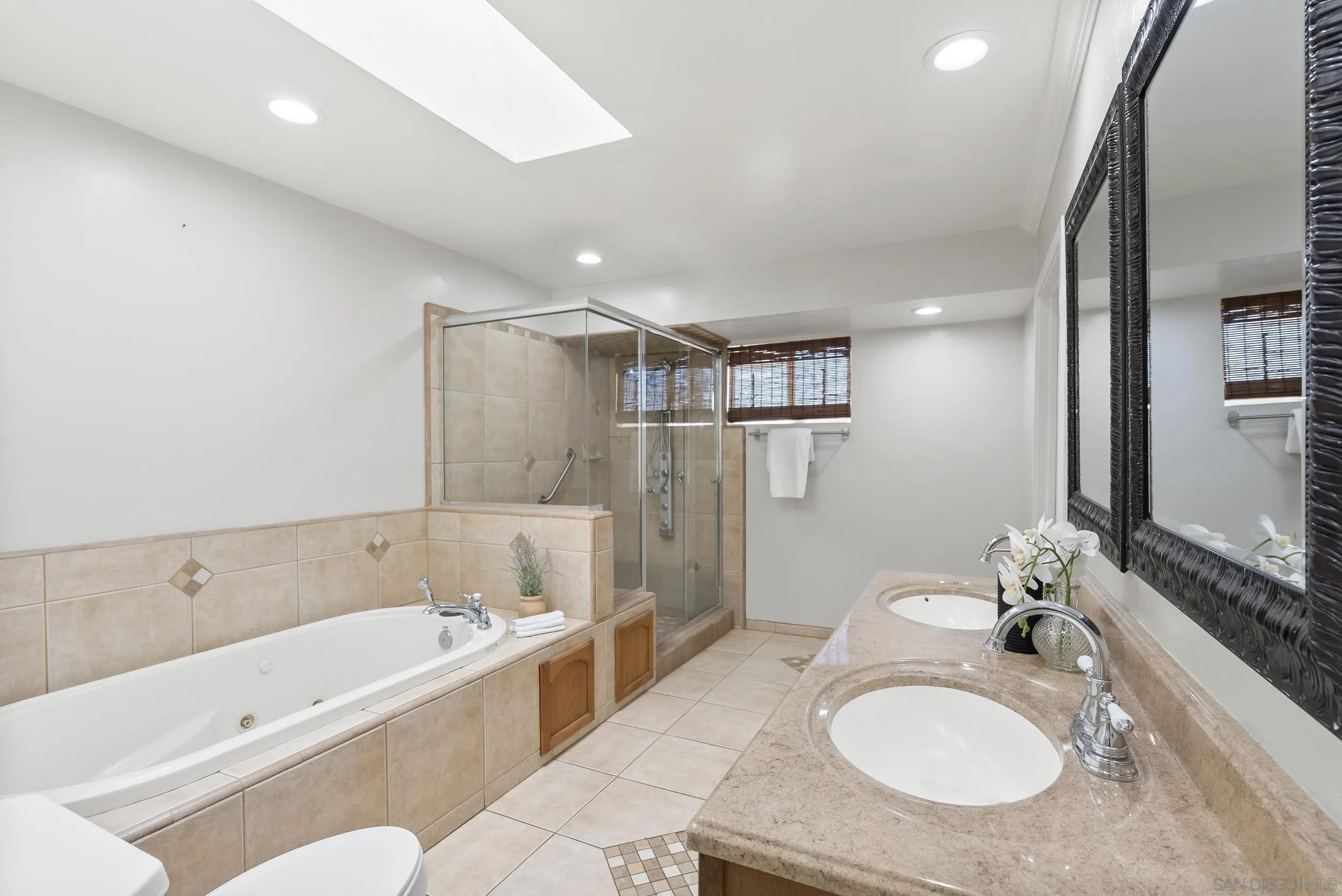 https://cdn.realtyfeed.com/cdn/127/260010072/d6ea0033d8b2d2f9365e0d58a496de3b.webp