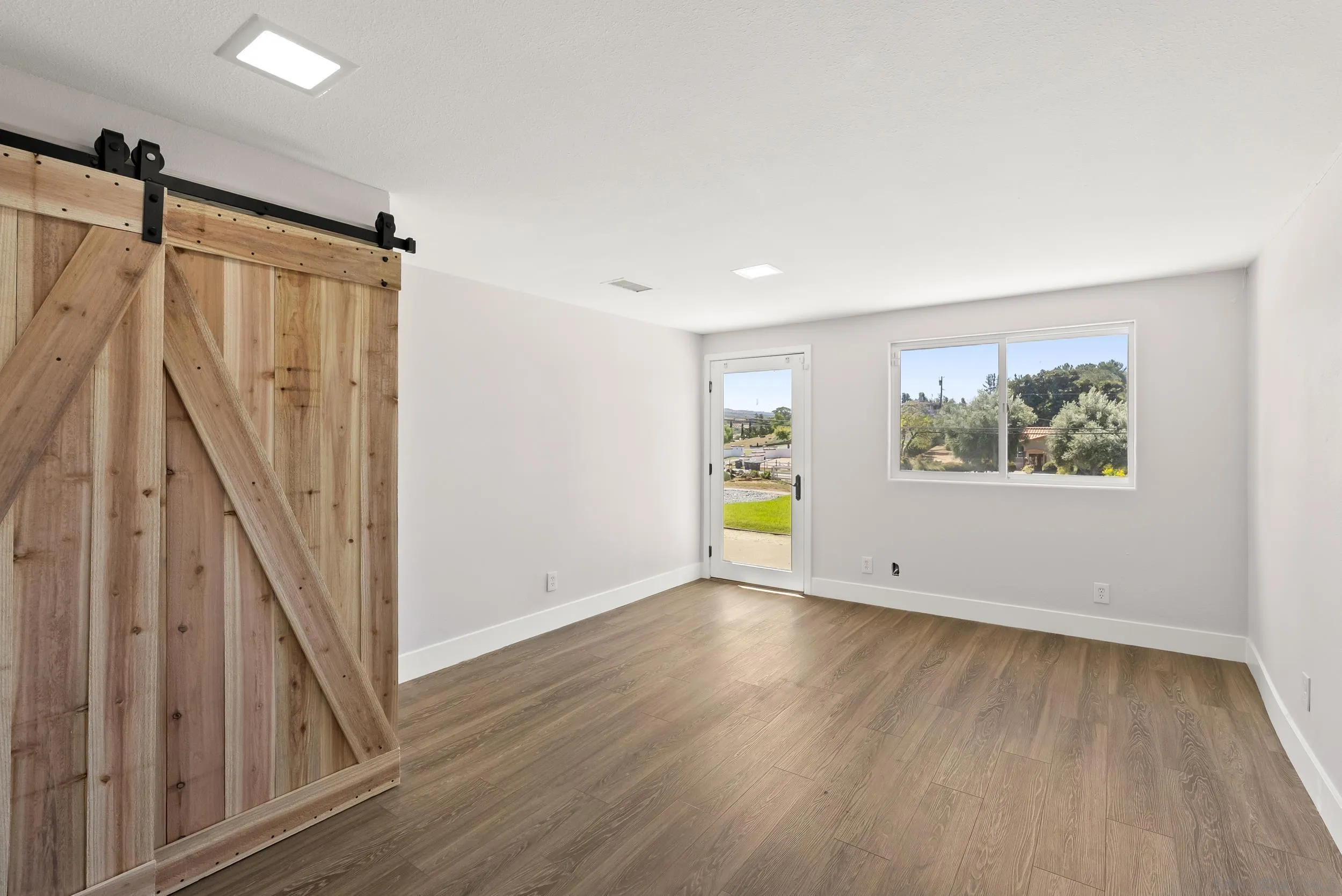 https://cdn.realtyfeed.com/cdn/127/260010072/e98efa27afbcb4e34f36f3c2f23eac61.webp