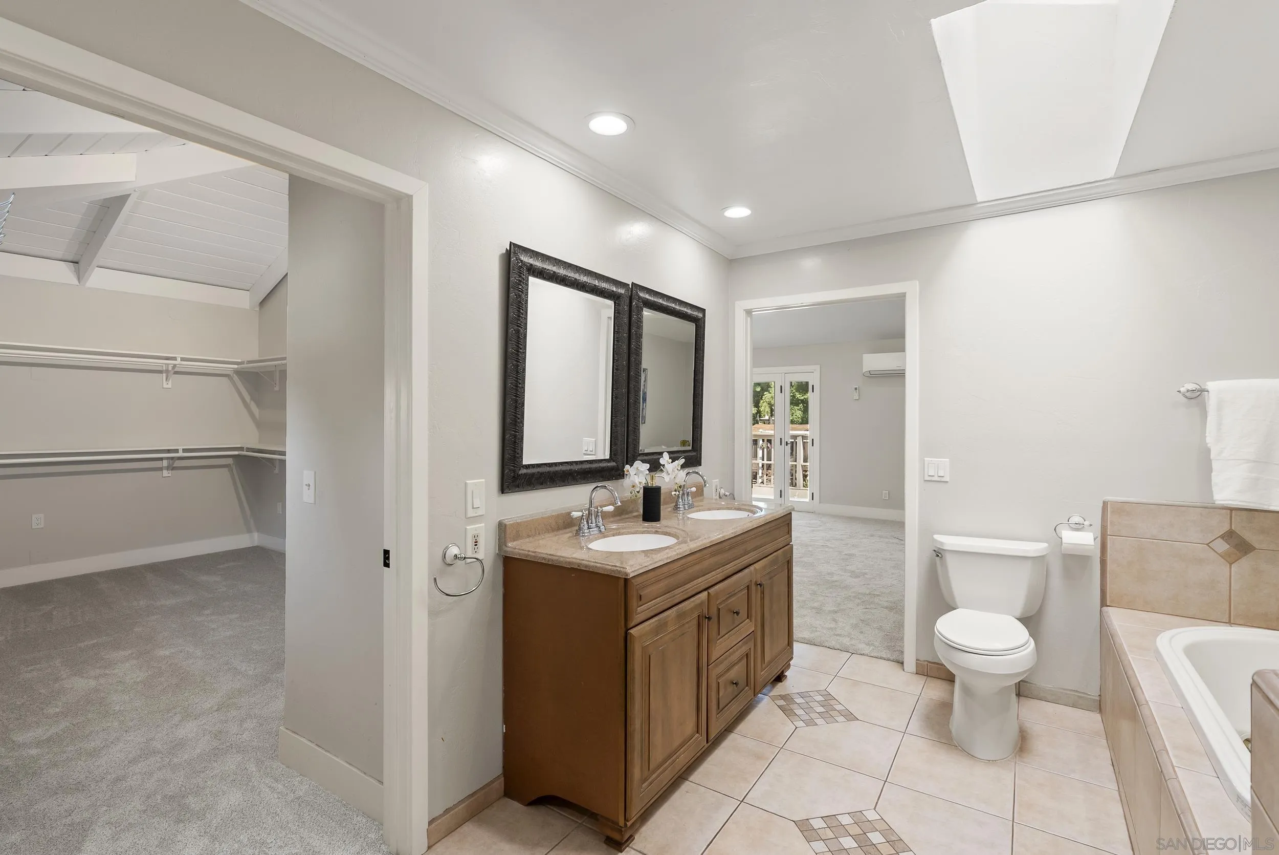 https://cdn.realtyfeed.com/cdn/127/260010072/f4713f67021e029f553c137ac7e55508.webp