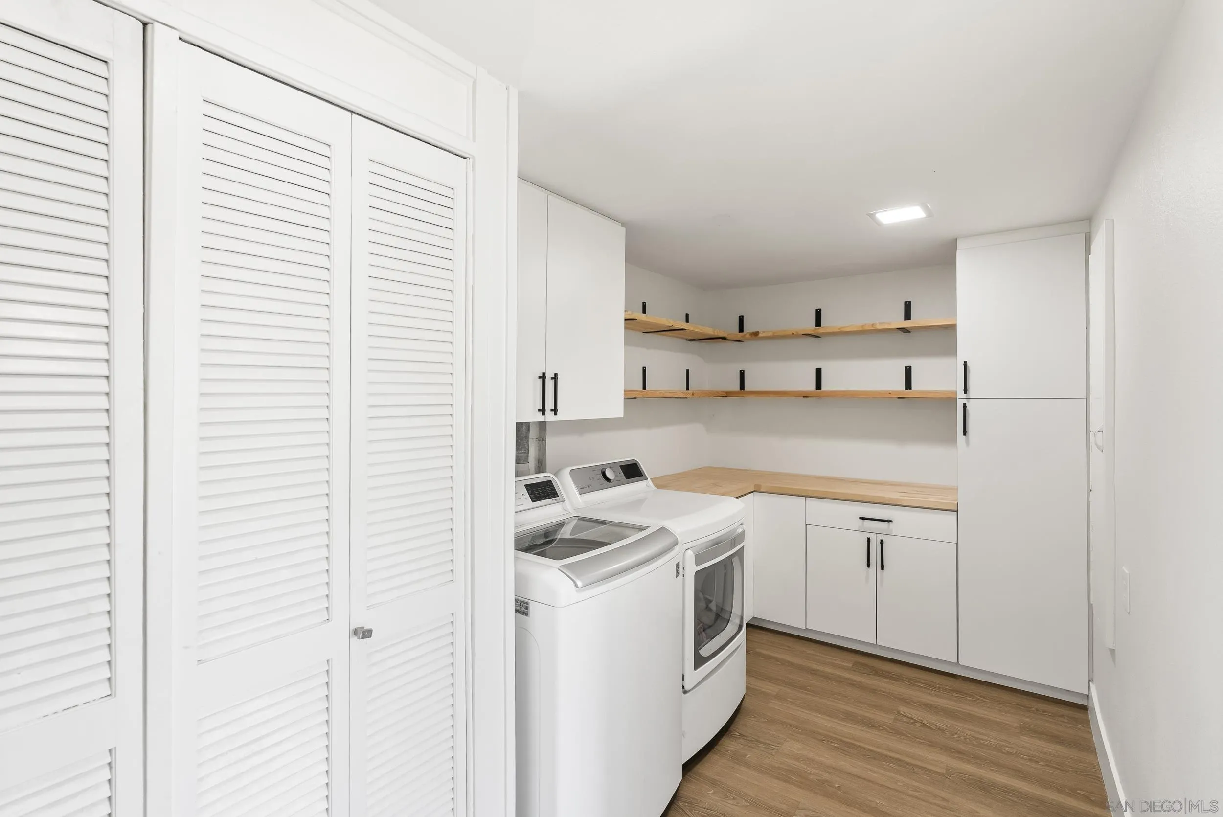 https://cdn.realtyfeed.com/cdn/127/260010072/f70b41eb9504d4a98df484e53b75b668.webp