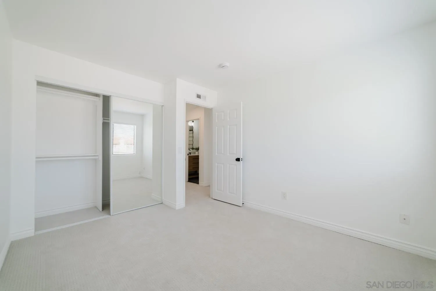Photo #12: 260010076 Listing: Photo #12
