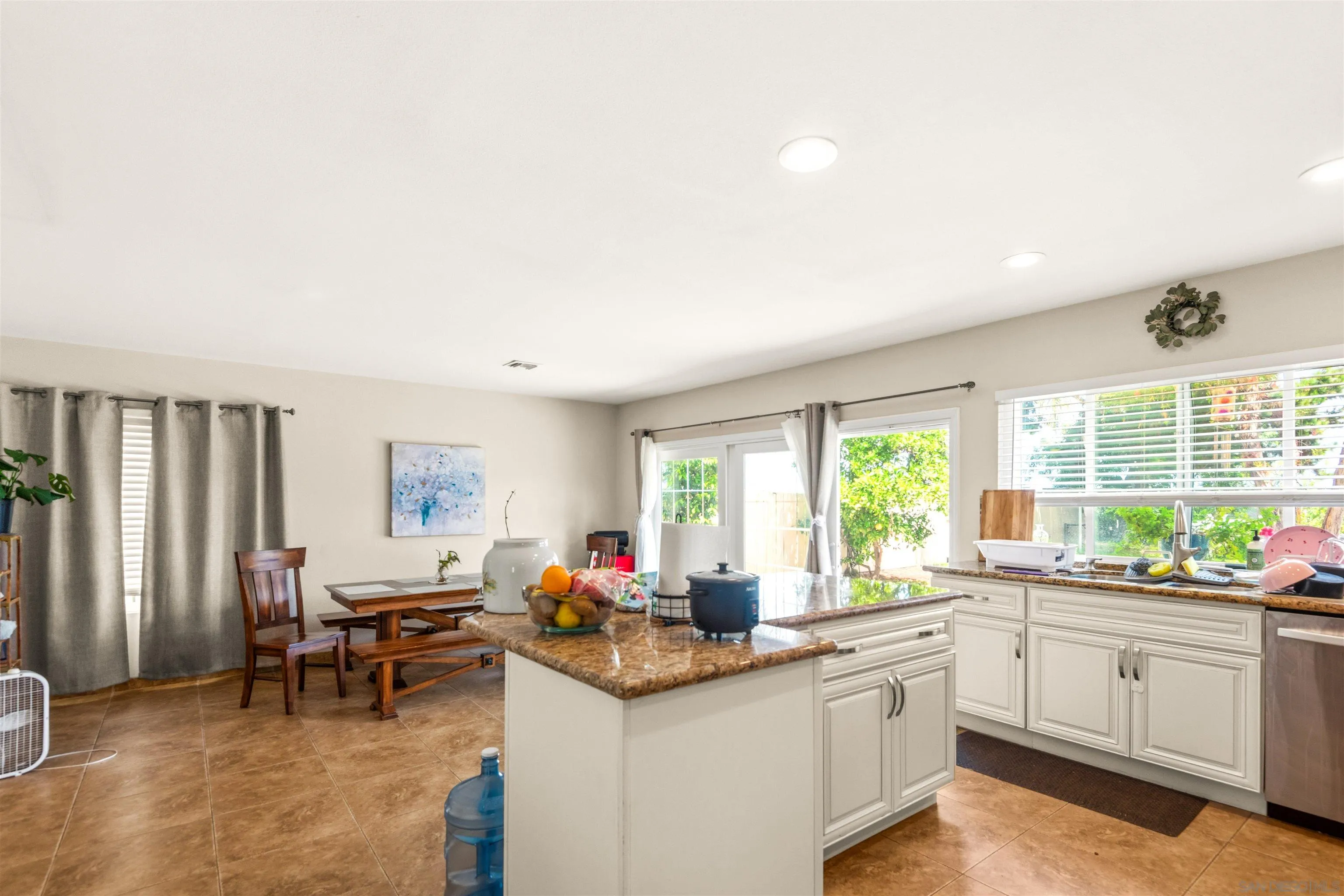 https://cdn.realtyfeed.com/cdn/127/260010084/43c4dc9e19592dc7aa956972bde117c6.webp