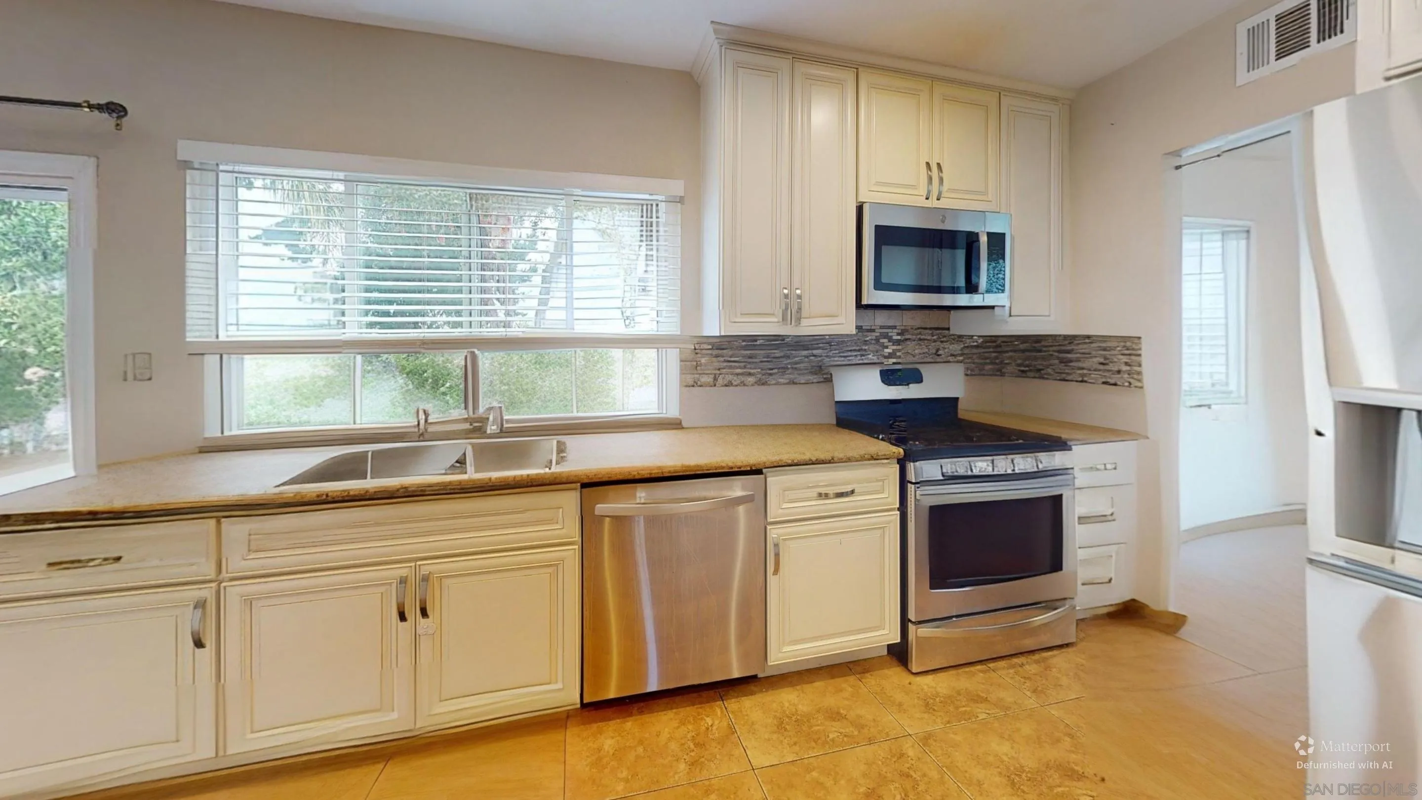https://cdn.realtyfeed.com/cdn/127/260010084/b26f19084359a5925c89c71ab74a4618.webp