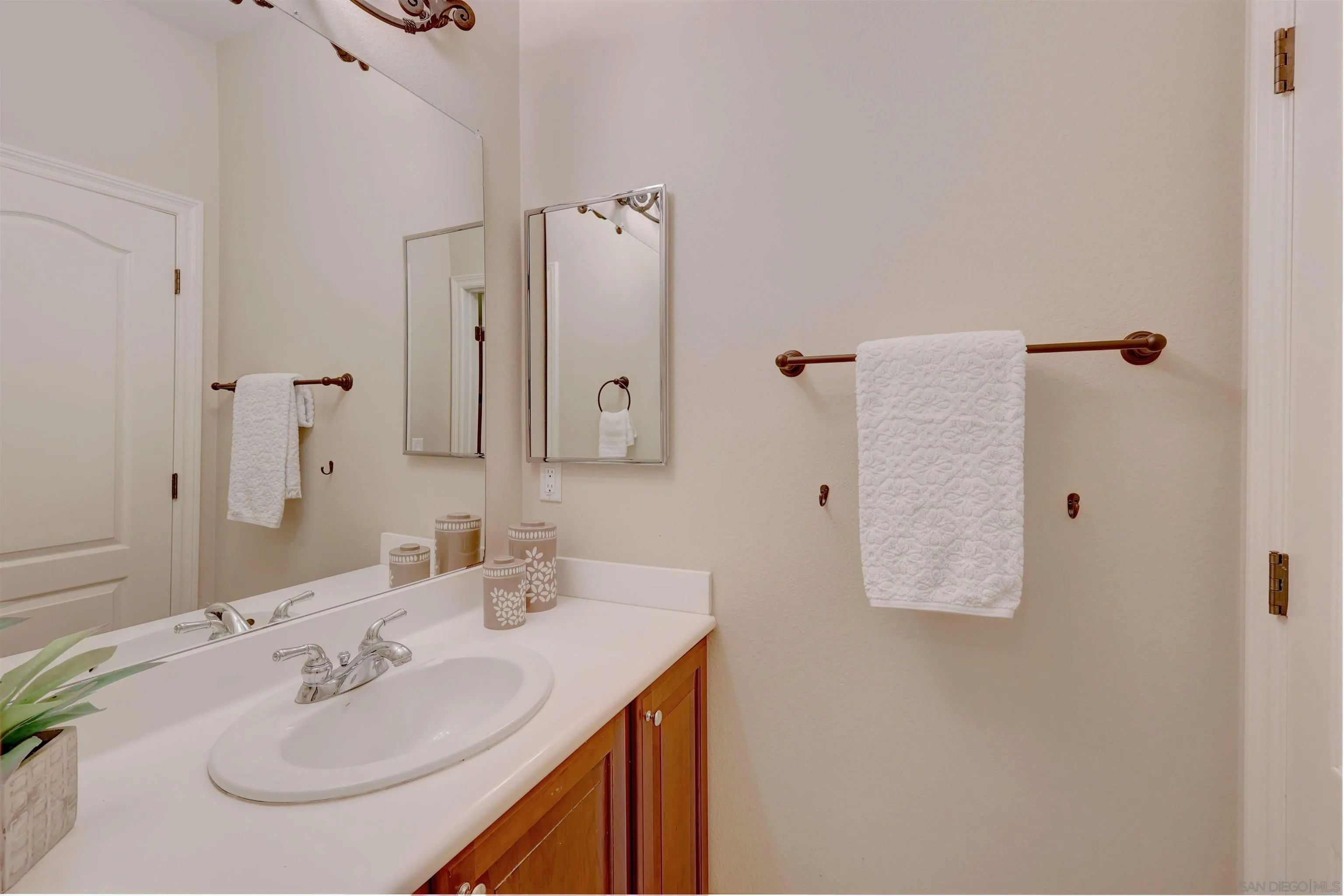 https://cdn.realtyfeed.com/cdn/127/260010086/1c53fc7a8e1153e256108c3f48a7dd80.webp
