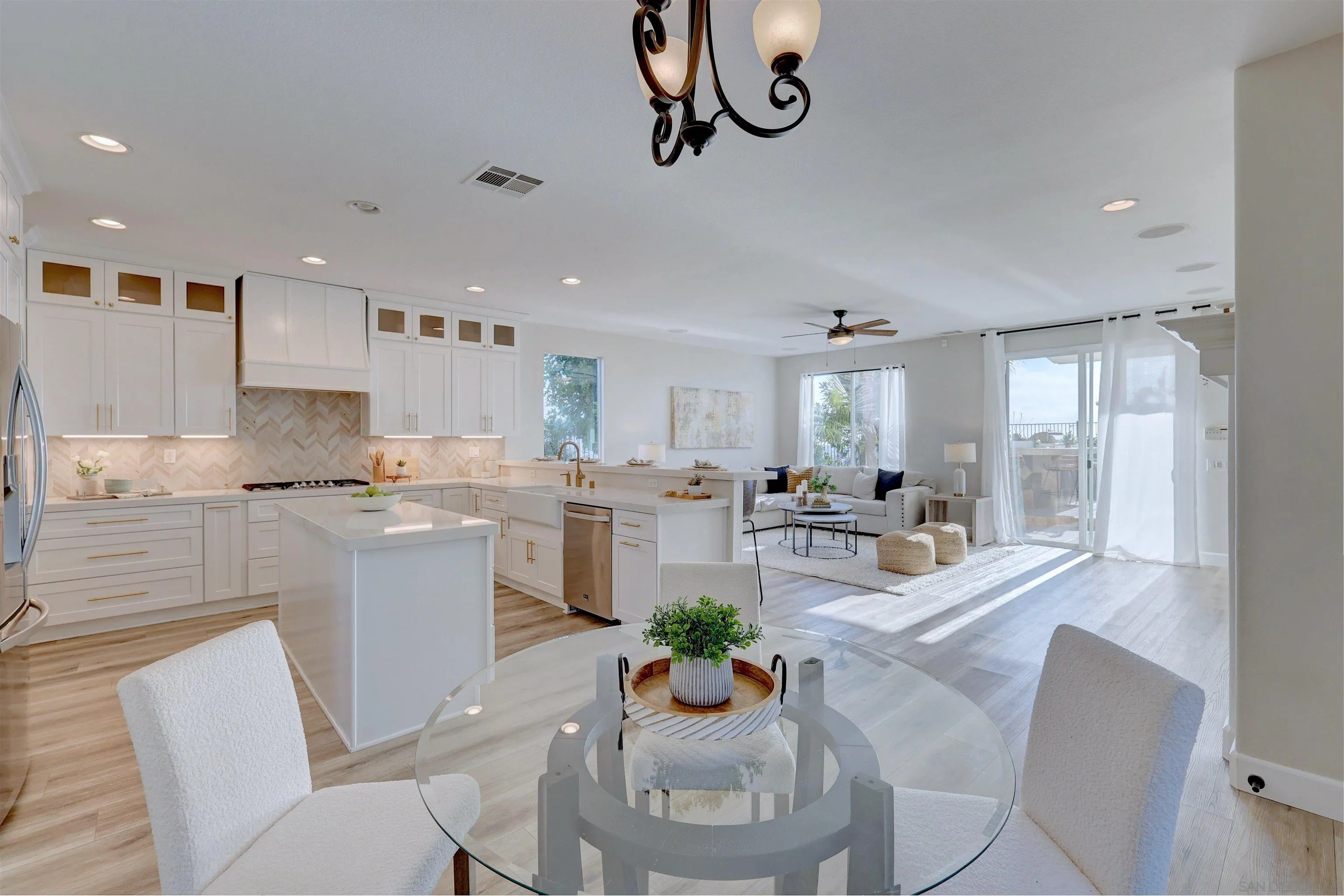 https://cdn.realtyfeed.com/cdn/127/260010086/4d5dfe963308c389705d3701a6c4f402.webp