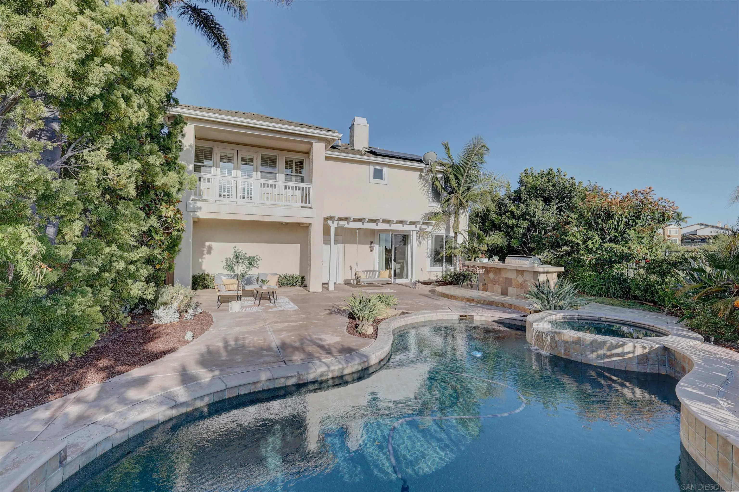 https://cdn.realtyfeed.com/cdn/127/260010086/7dba1f47595d0f52e836bfec2e4198ed.webp