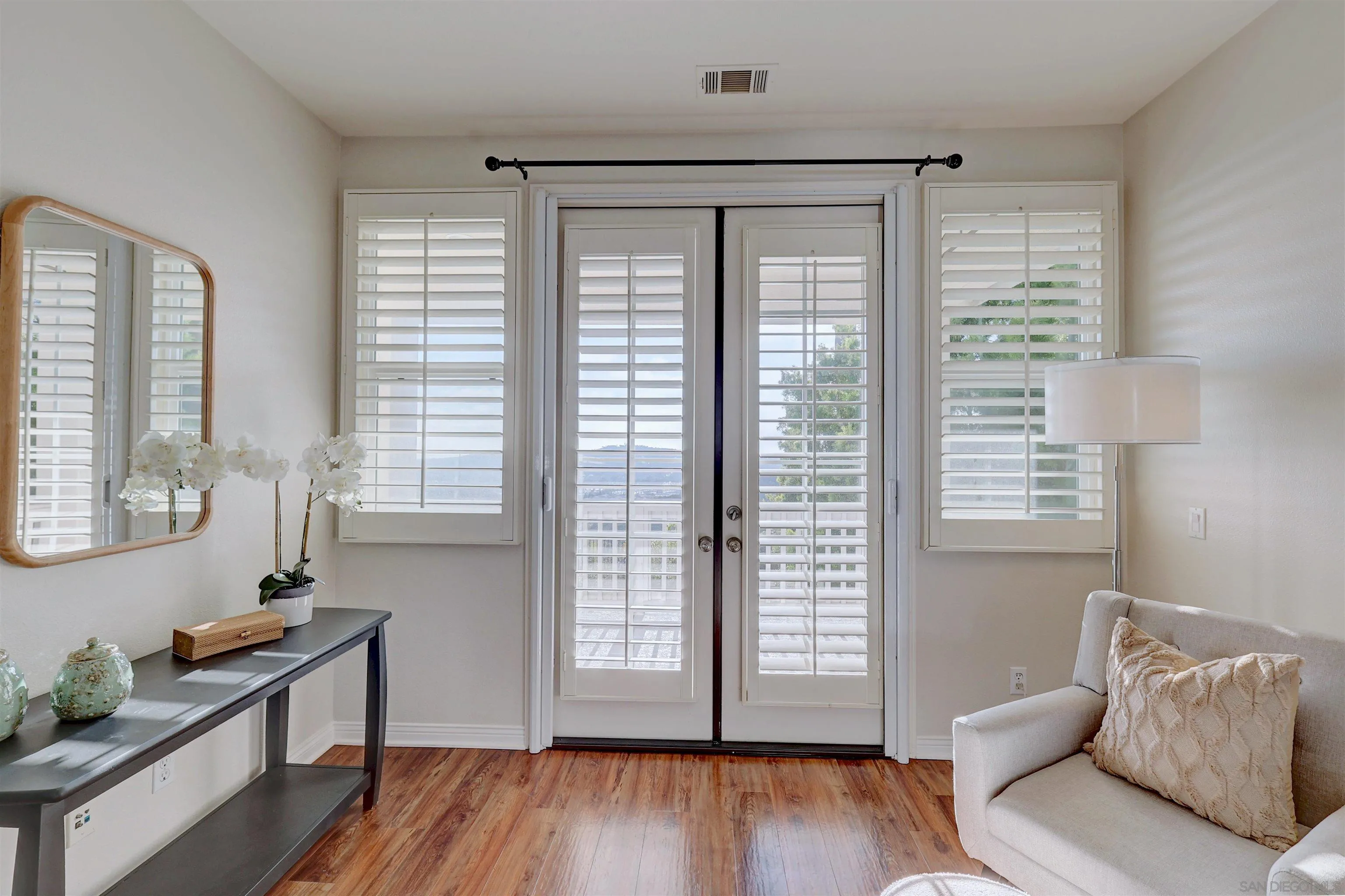 https://cdn.realtyfeed.com/cdn/127/260010086/87d0d54f5b5d92ef310dd90b0d7e3858.webp