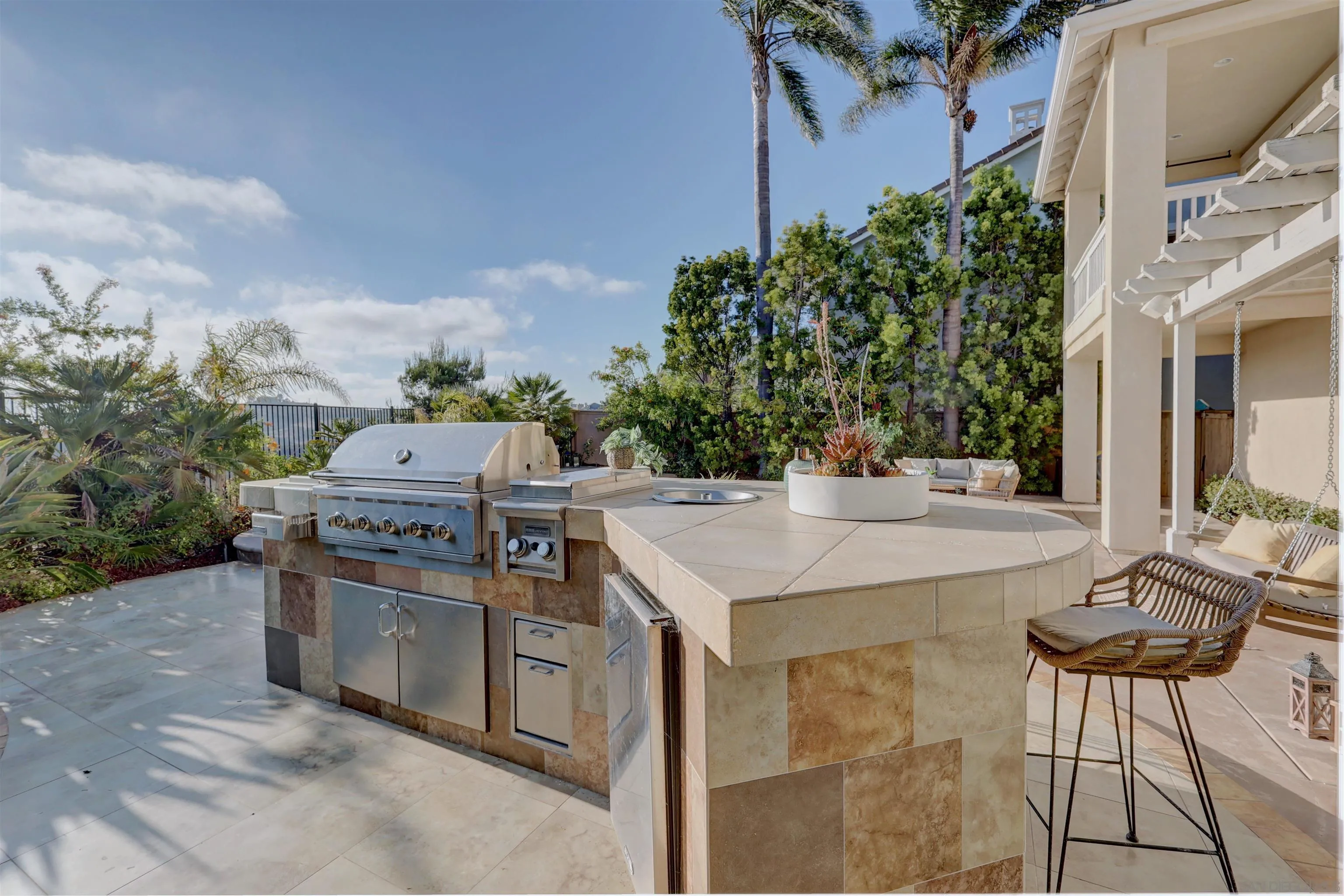 https://cdn.realtyfeed.com/cdn/127/260010086/ac78a2ec7f7ef031da96dc3df0866141.webp